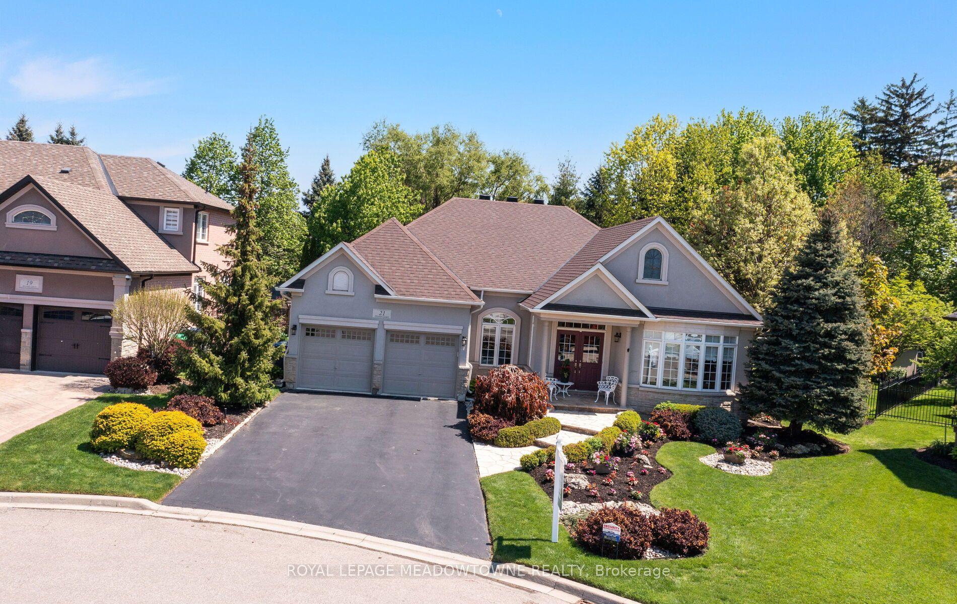 21 Tristan Court — photo 1