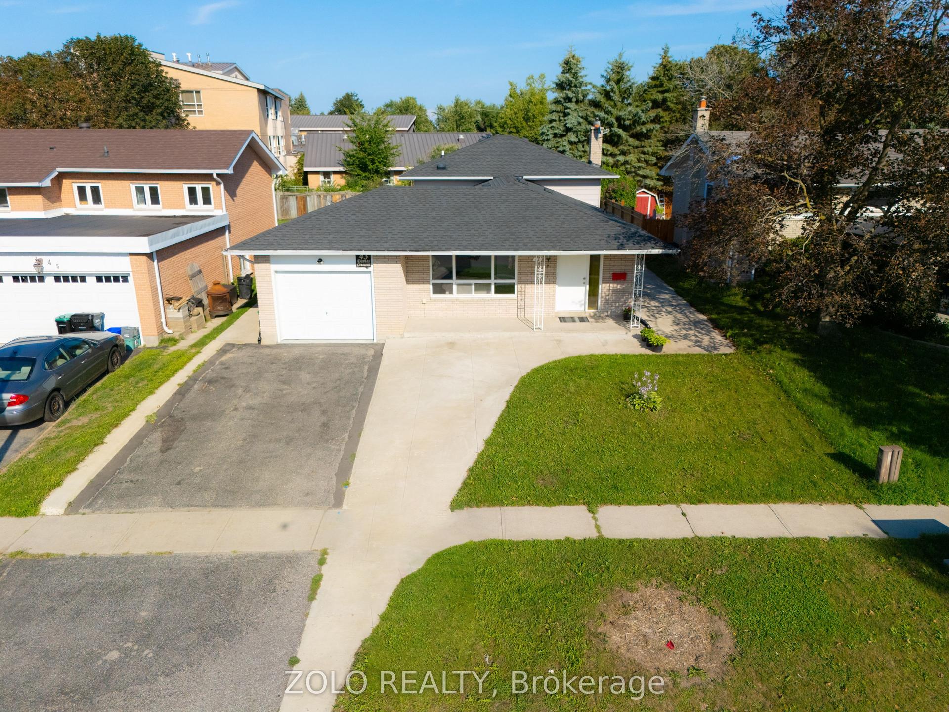 43 Davies Crescent, Barrie — Detached for sale, photo 1