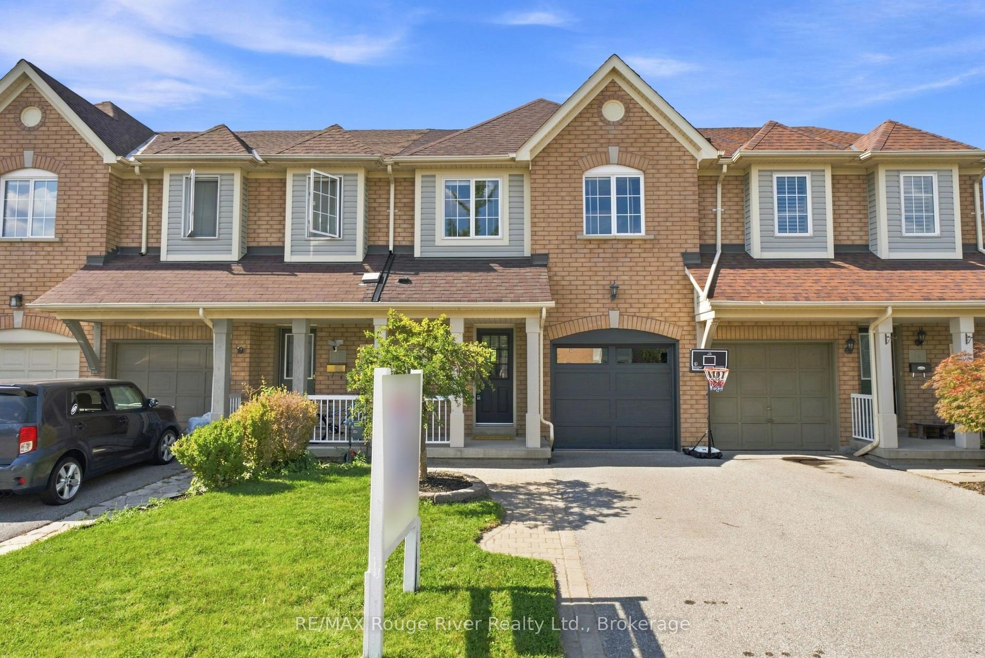 16 Plantation Court, Whitby — Townhouse for sale, photo 1