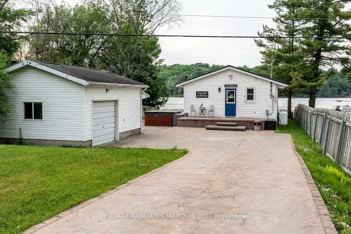 10 Foxtrot Lane, Front of Yonge — Detached for sale, photo 1
