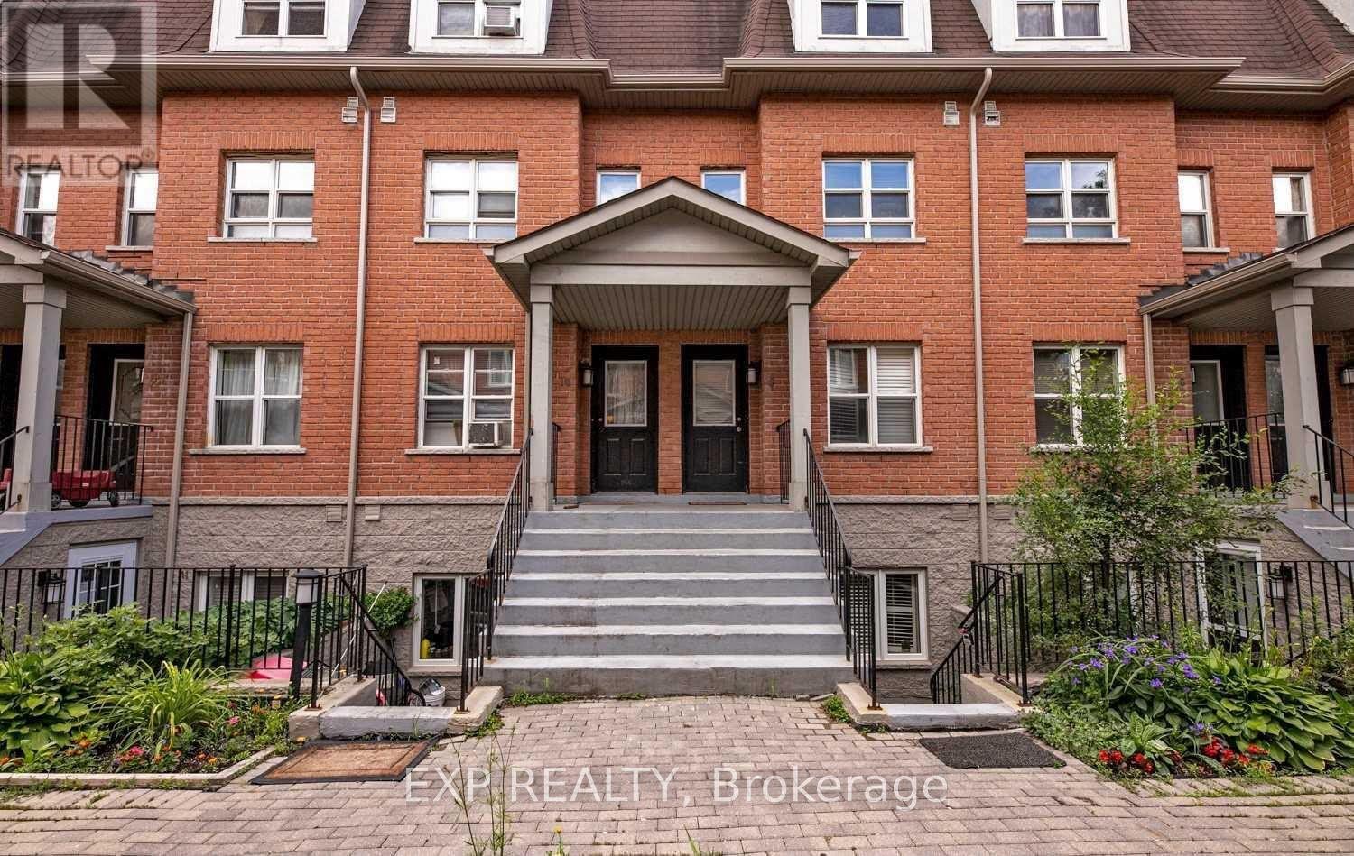 901 Kennedy Road 8 #8, Toronto — Condo Town for lease, photo 1
