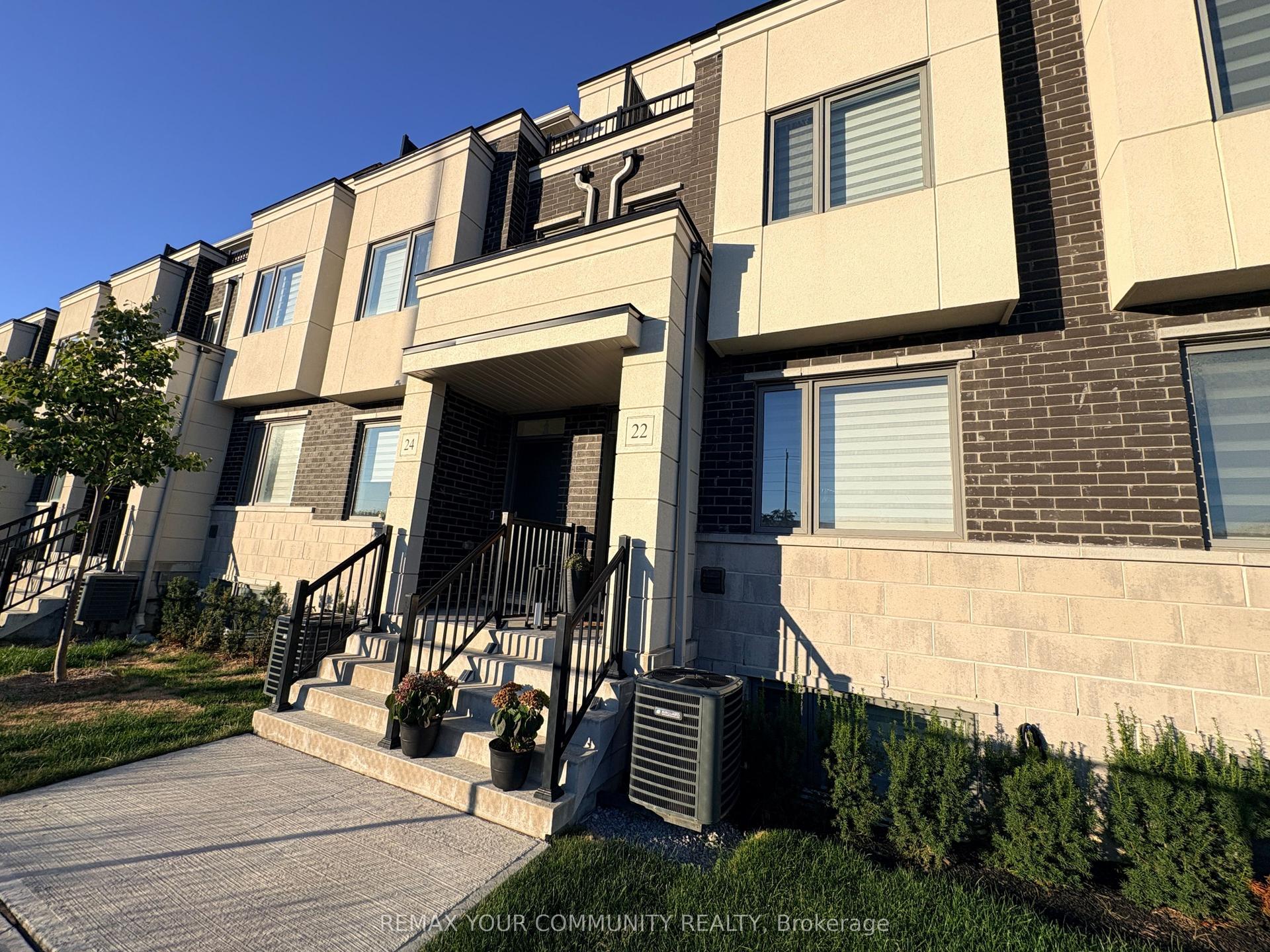 22 Lambert Lane, Caledon — Townhouse for lease, photo 1