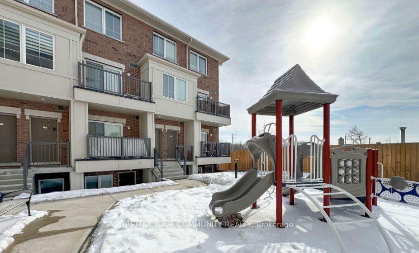 490 BERESFORD Path 11 #11, Oshawa — Condo Town for lease, photo 1