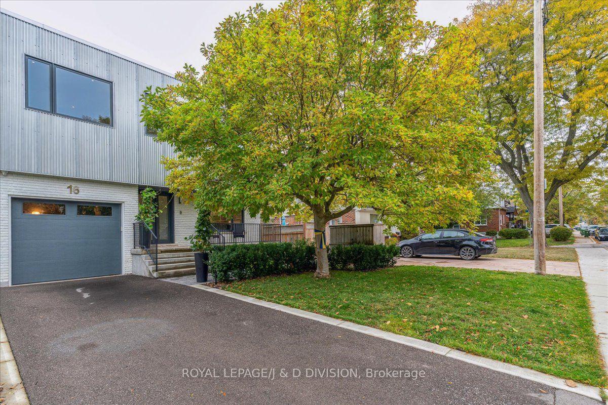 16 Forty First Street, Toronto — Detached for lease, photo 1