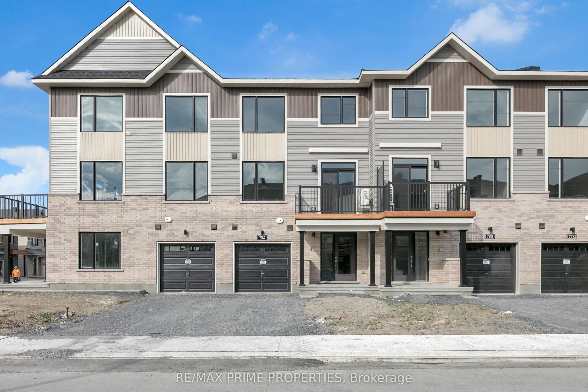 782 TADPOLE Crescent — photo 1