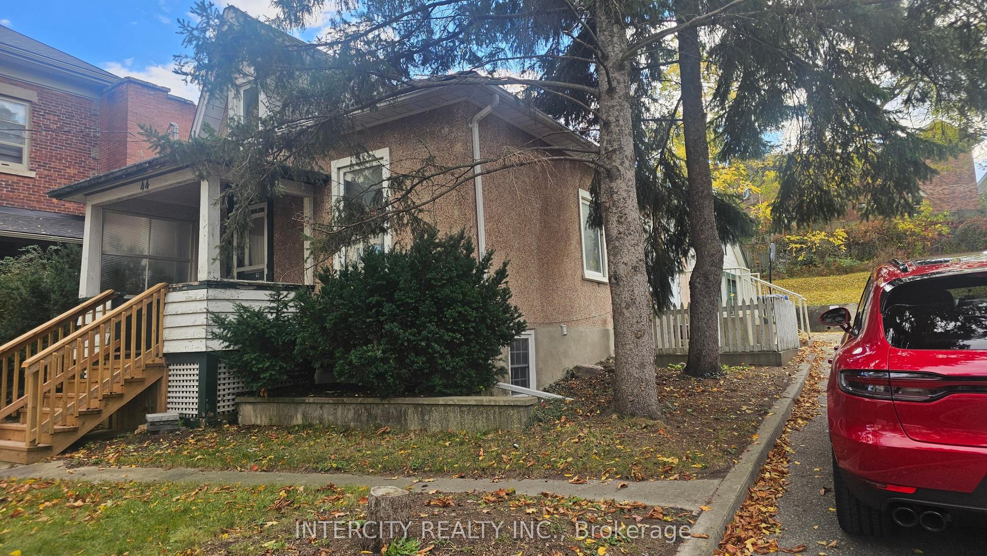44 Cardigan Street, Guelph — Detached for lease, photo 1