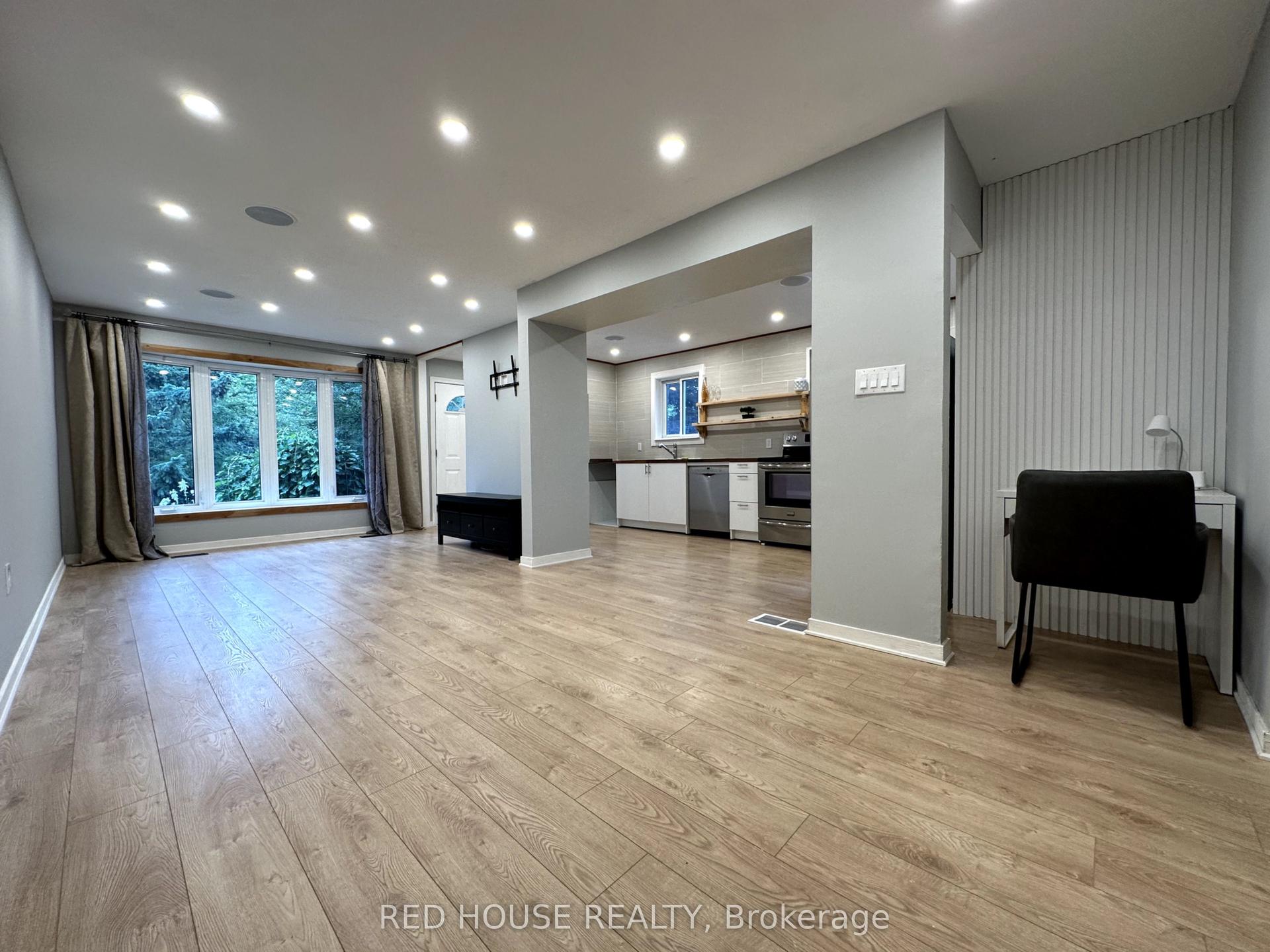 52 Charlbrook Avenue, Barrie — Multiplex for lease, photo 1