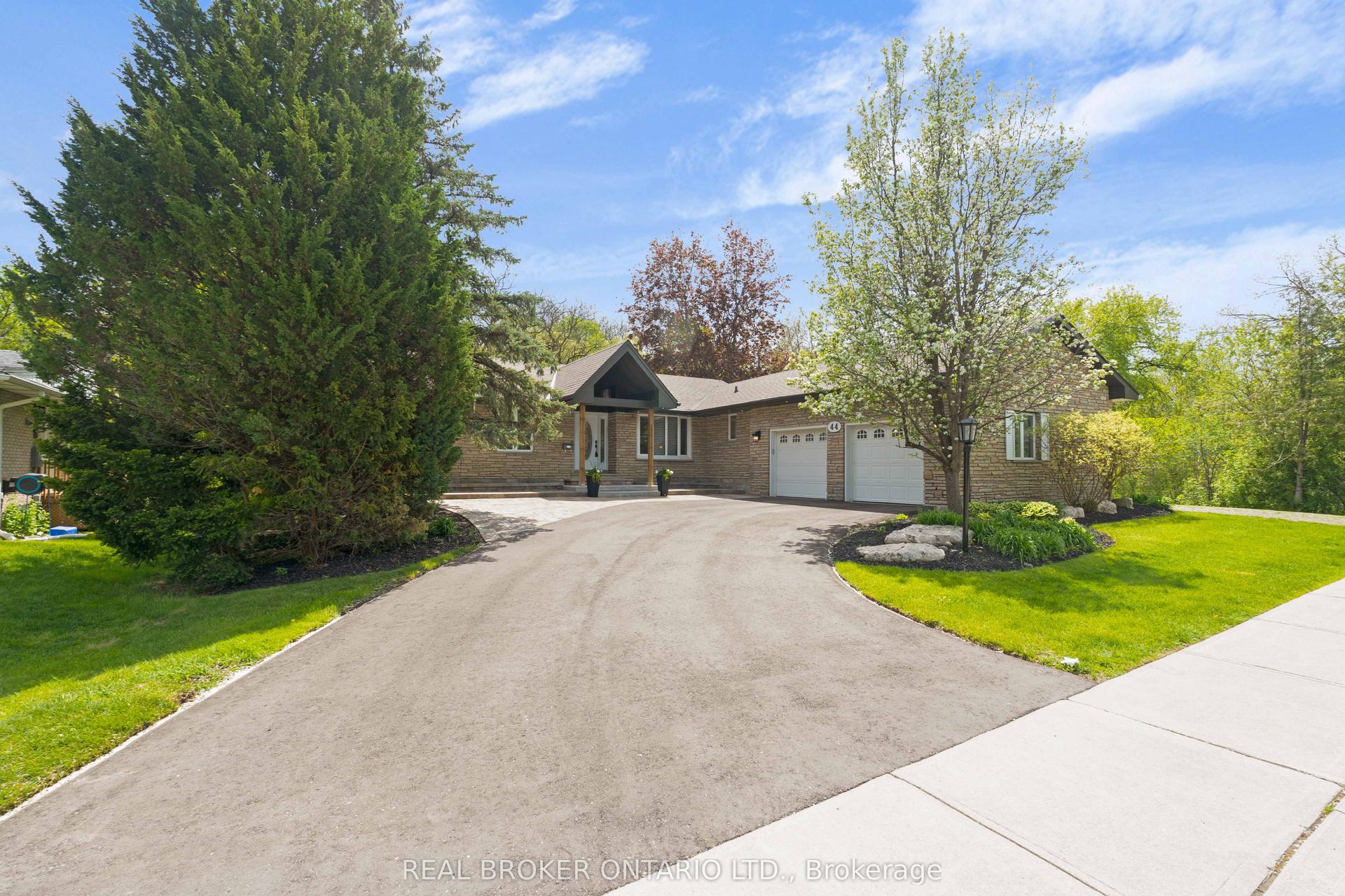 44 Hickman Street — photo 1
