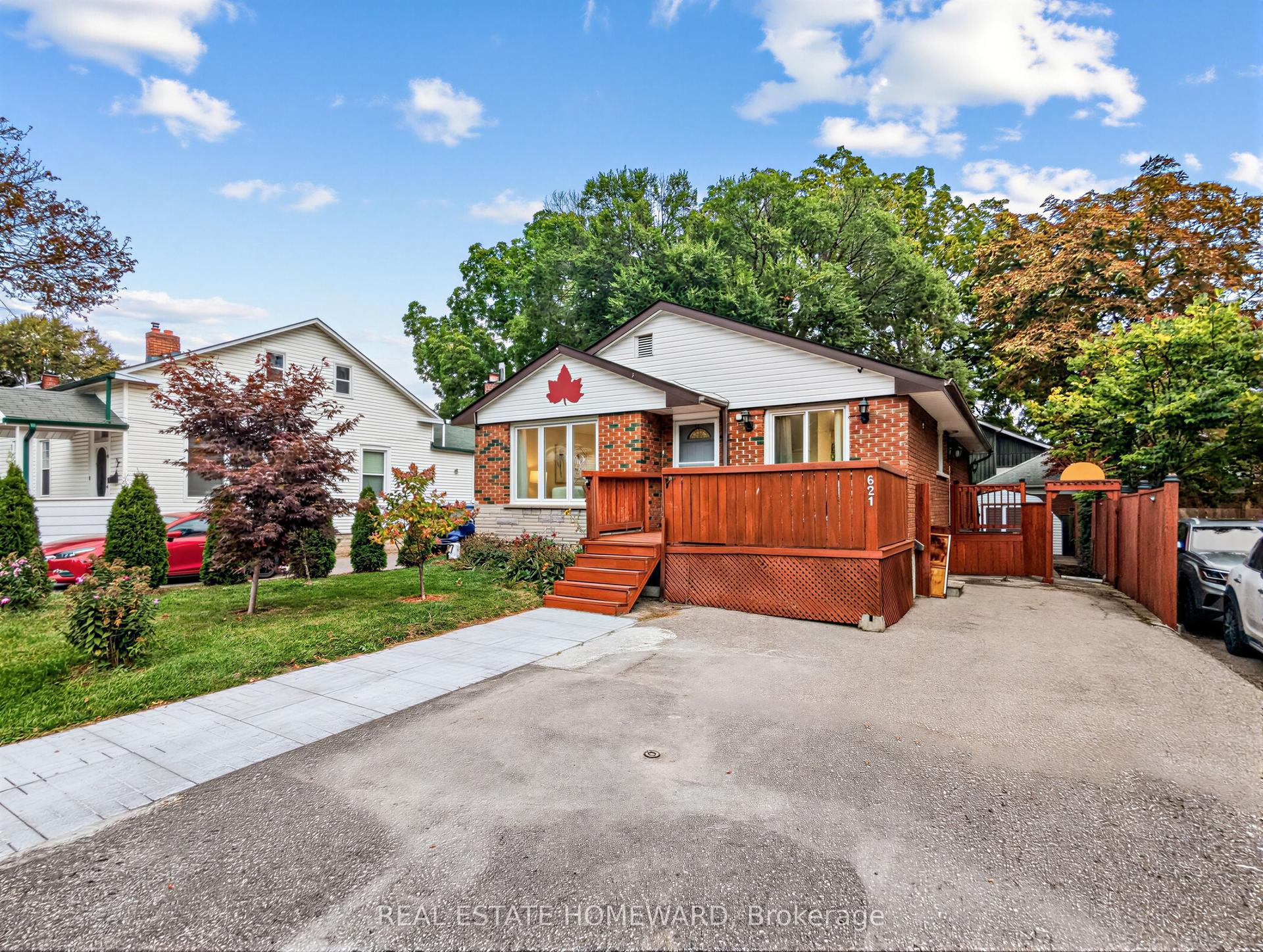 621 Byron Street S, Whitby — Detached for lease, photo 1