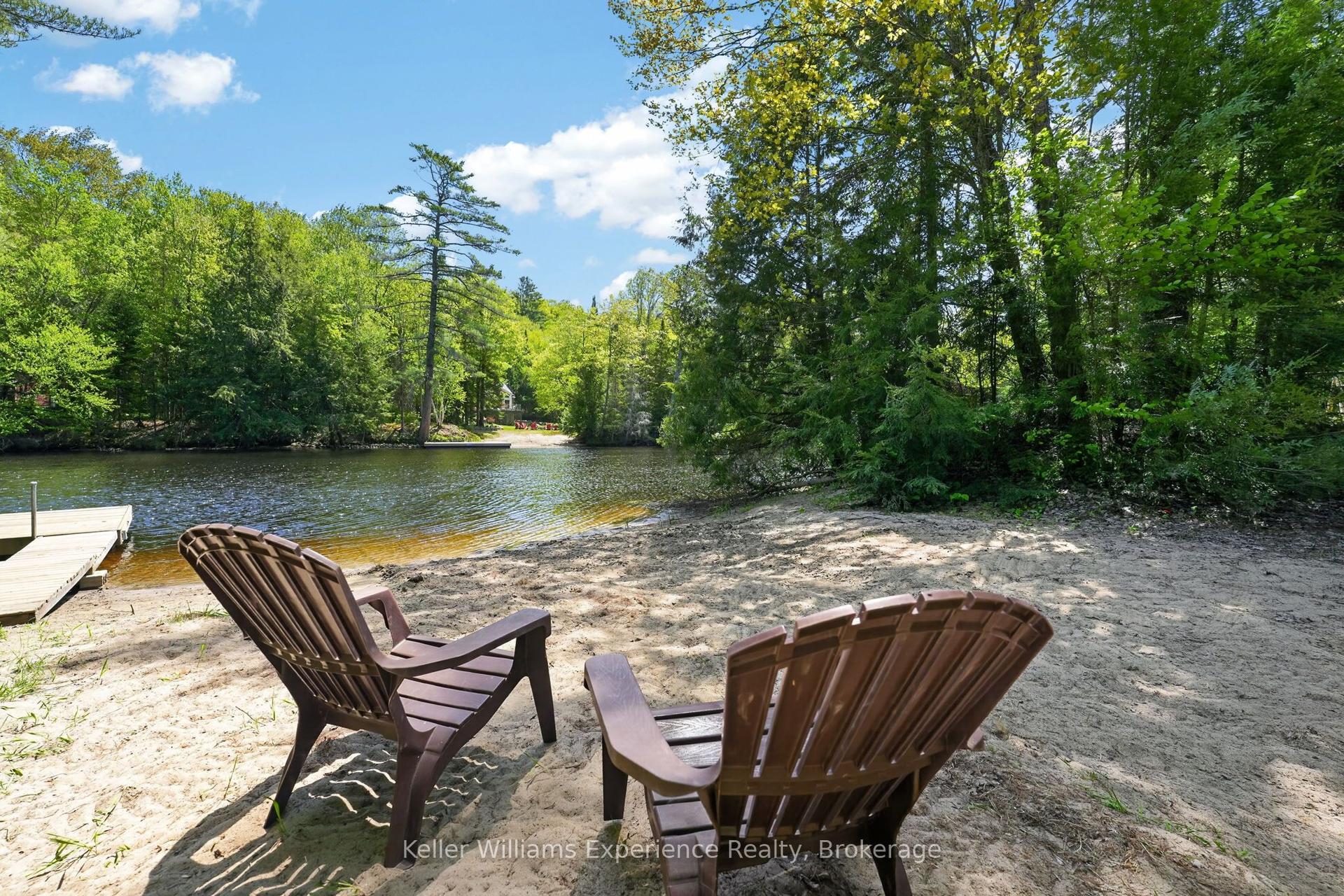1077 Holiday Park Drive, Bracebridge — Detached for sale, photo 1