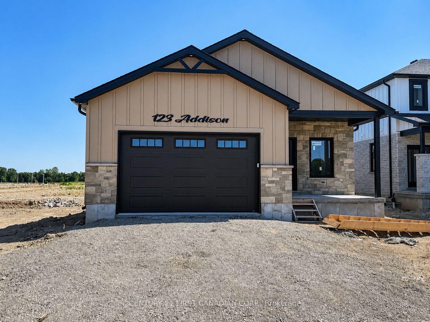 123 Addison Avenue, Lucan Biddulph — Detached for sale, photo 1