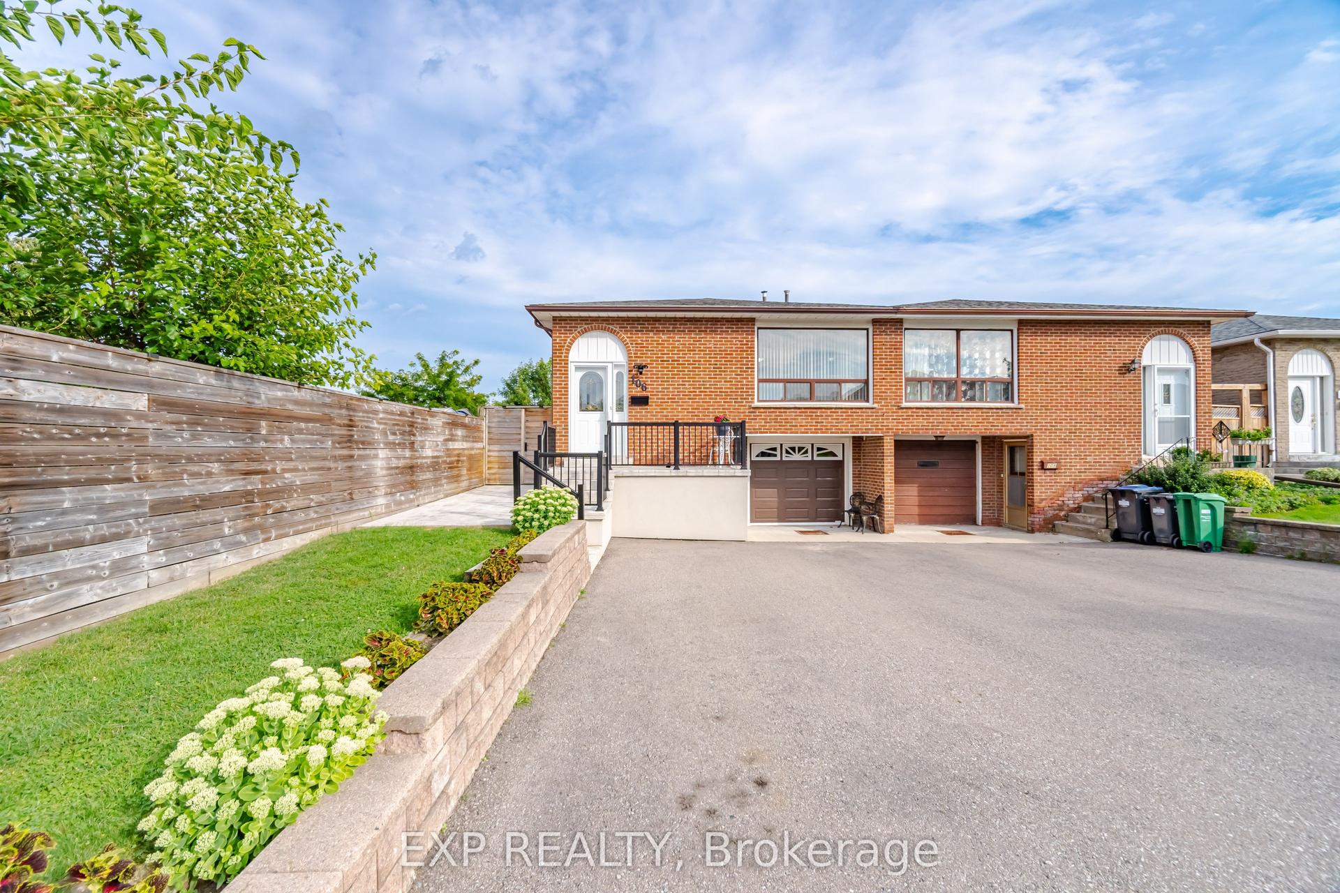 106 Hanson Road, Mississauga — Semi-Detached for sale, photo 1