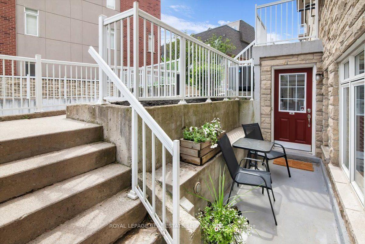 30 Turntable Crescent 36 #36, Toronto — Condo Town for sale, photo 1