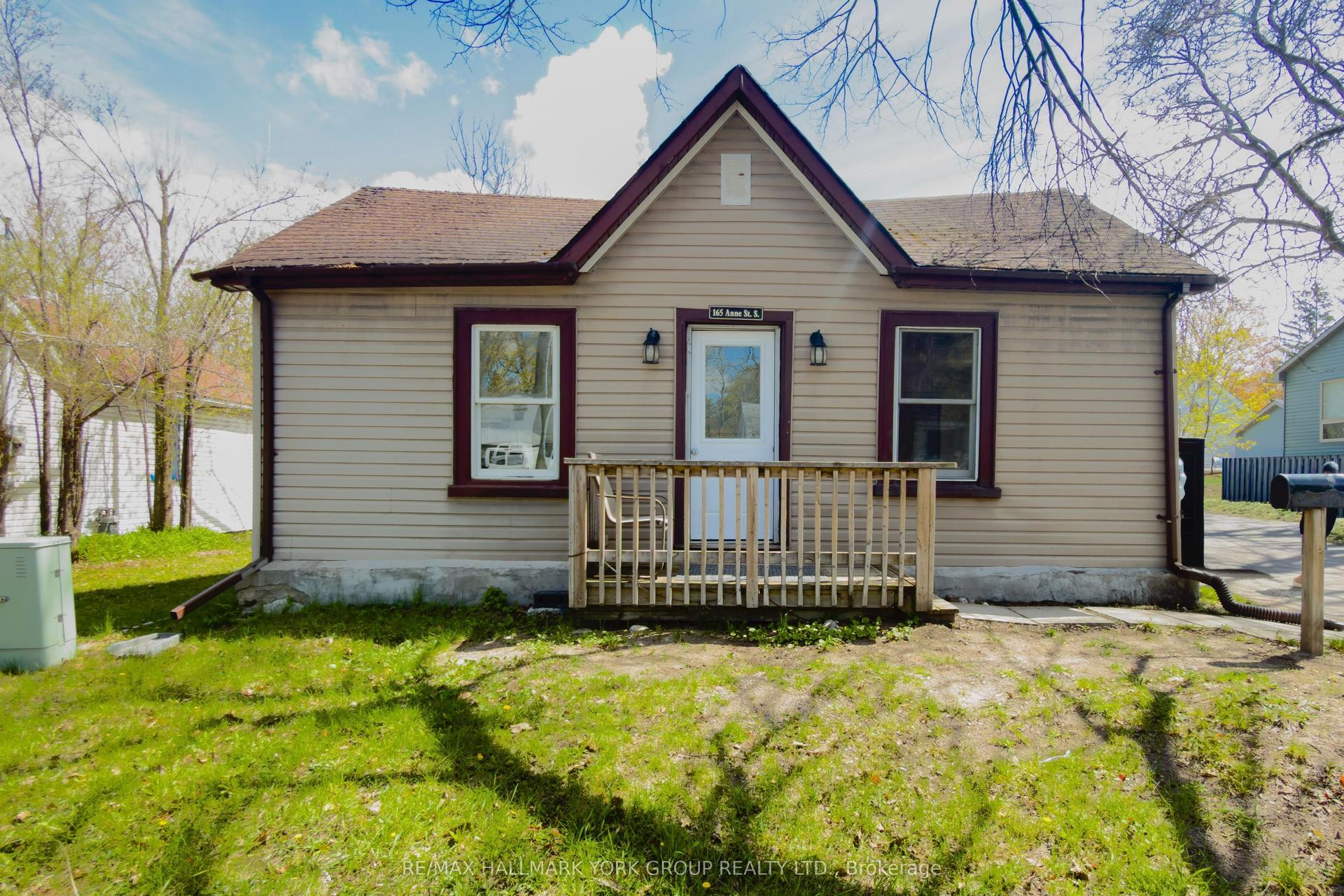 165 Anne Street S MAIN #MAIN — photo 1