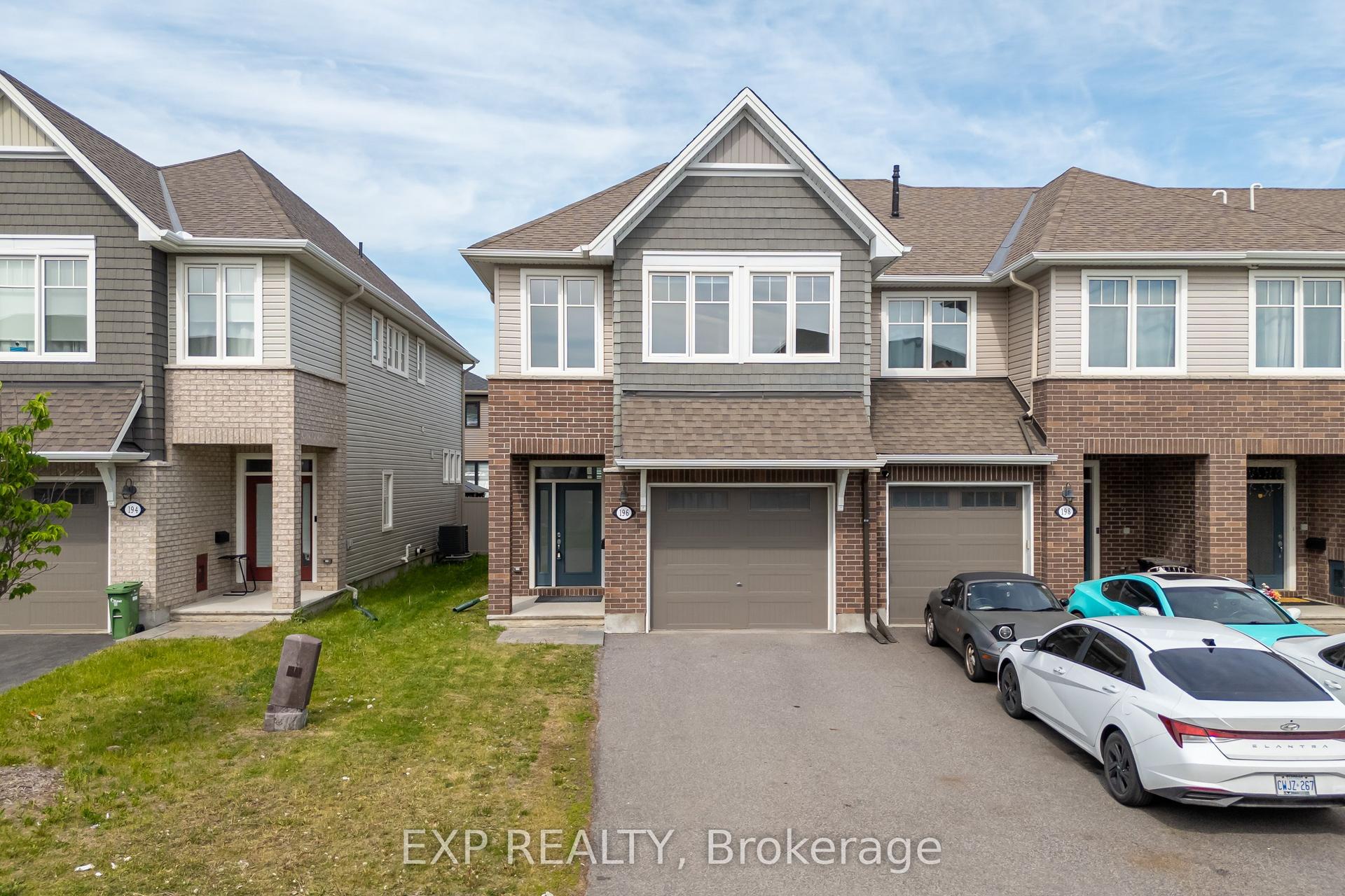 196 Angelonia Crescent — photo 1