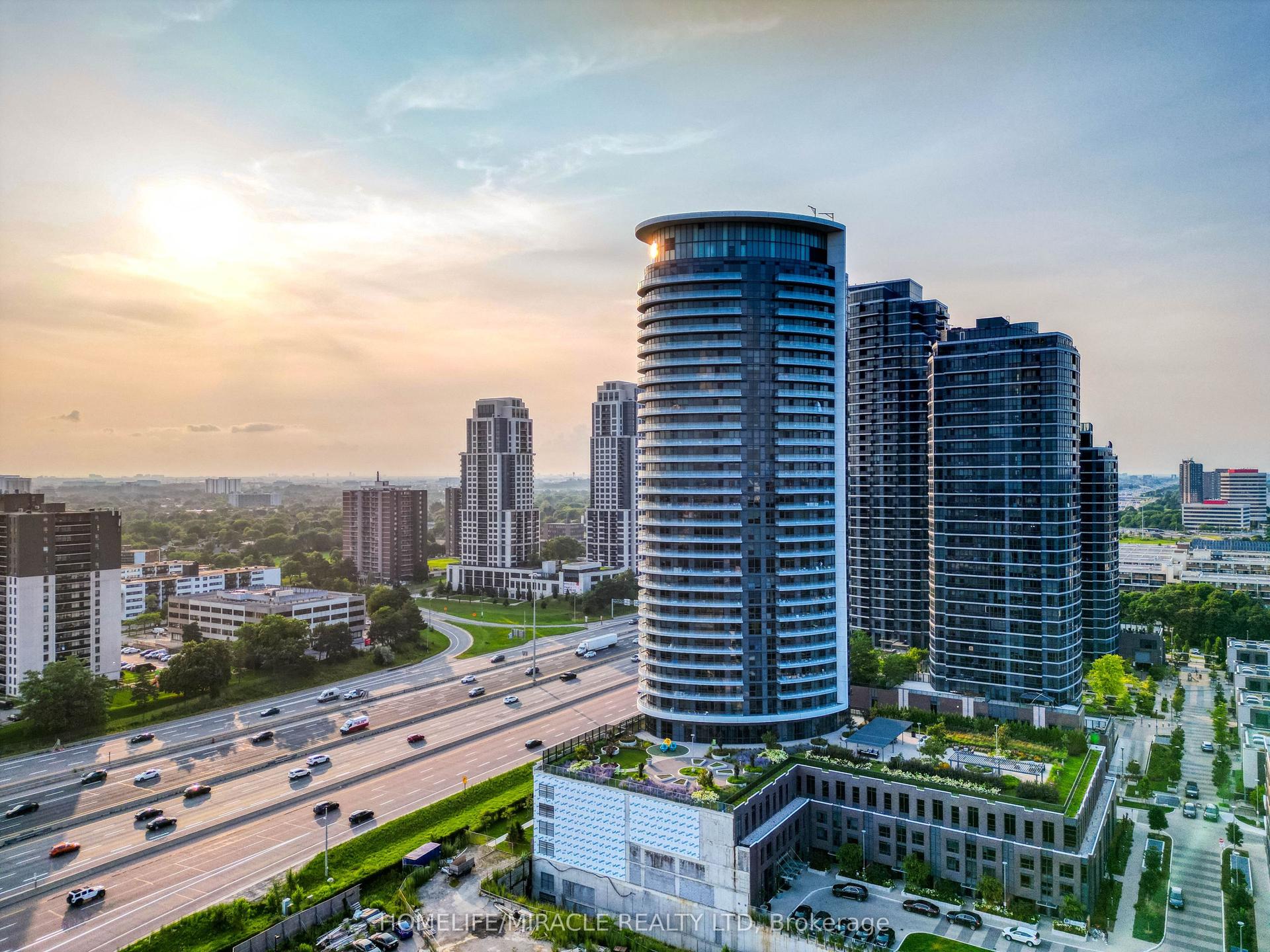 30 Gibbs Road 1702 #1702, Toronto — Condo for lease, photo 1
