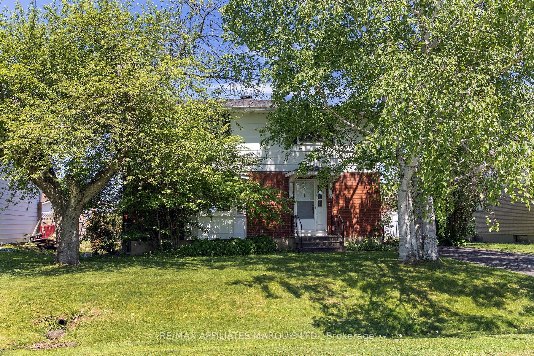 22 Orchard Way — photo 1