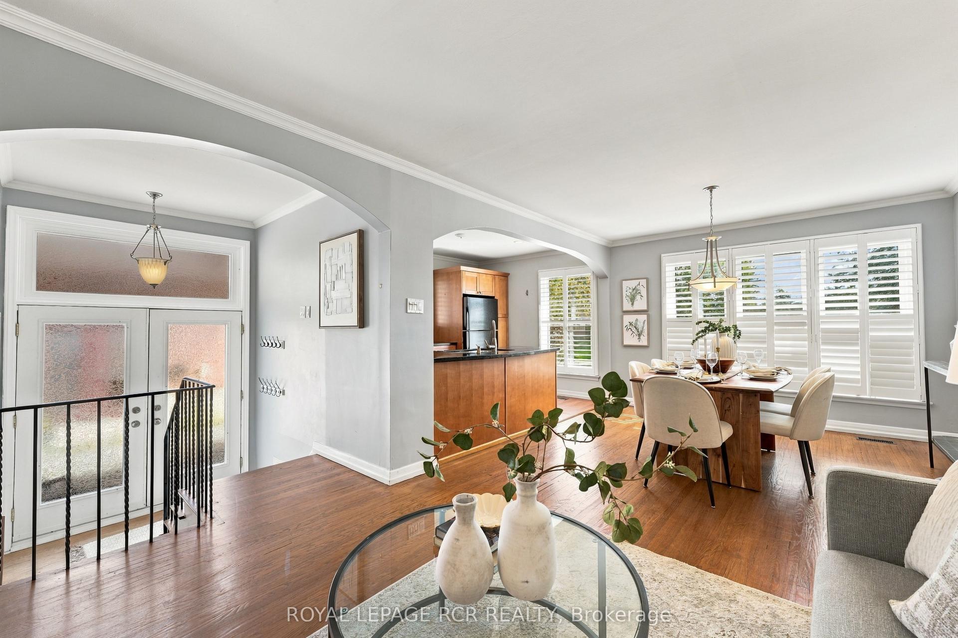 70 Tecumseh Drive, Aurora — Semi-Detached for sale, photo 1