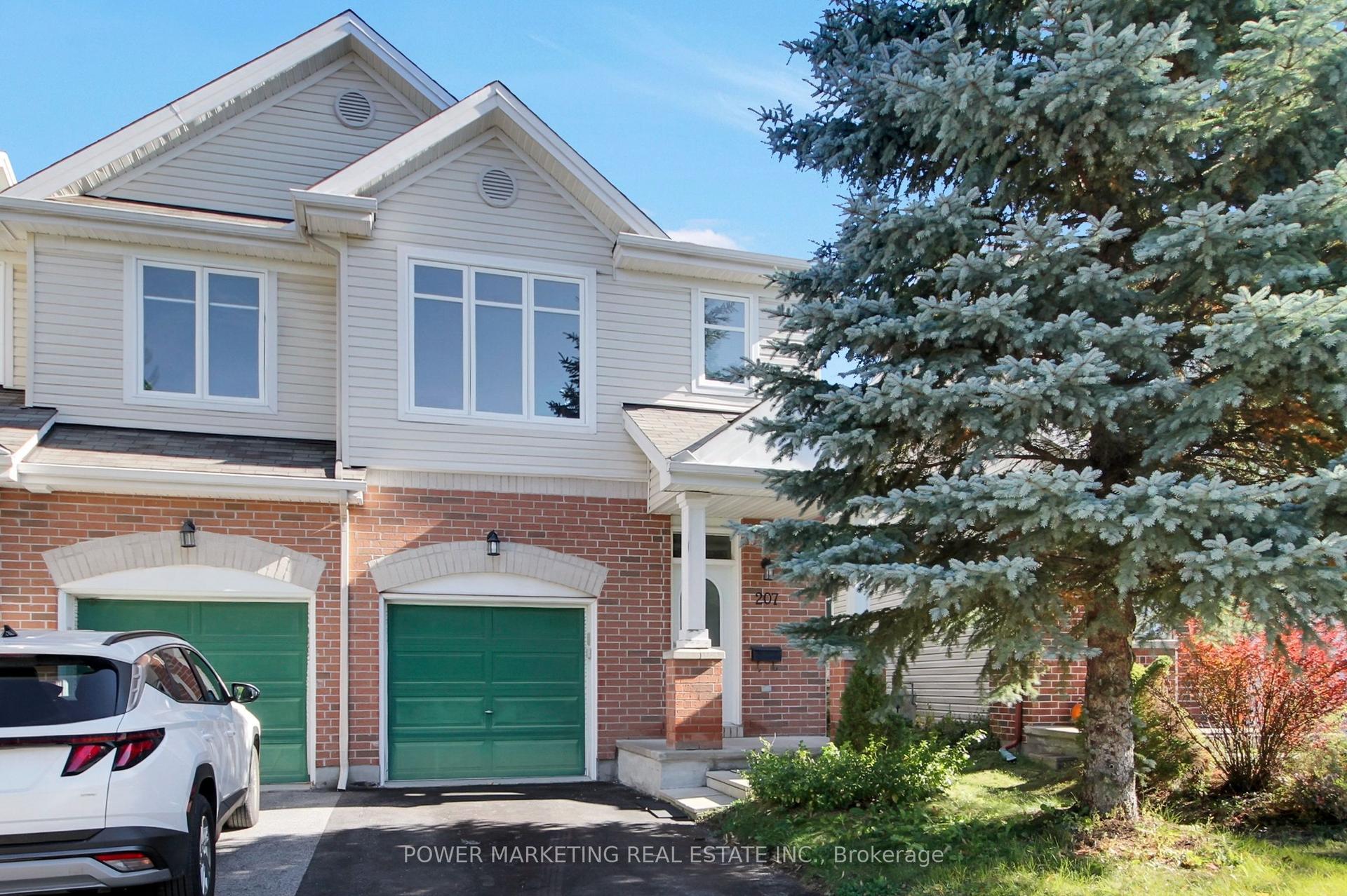 207 Hidden Meadow Avenue, Blossom Park - Airport and Area — Townhouse for lease, photo 1