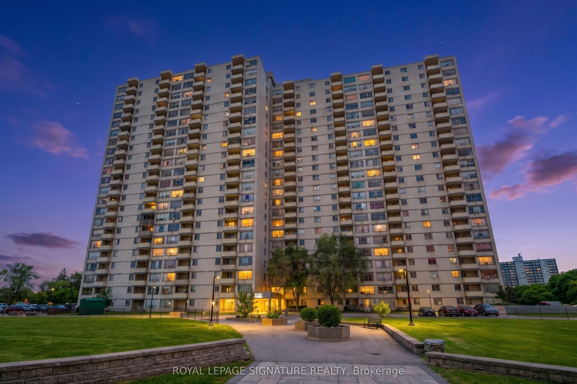 340 Dixon Road 1008 #1008, Toronto — Condo for lease, photo 1