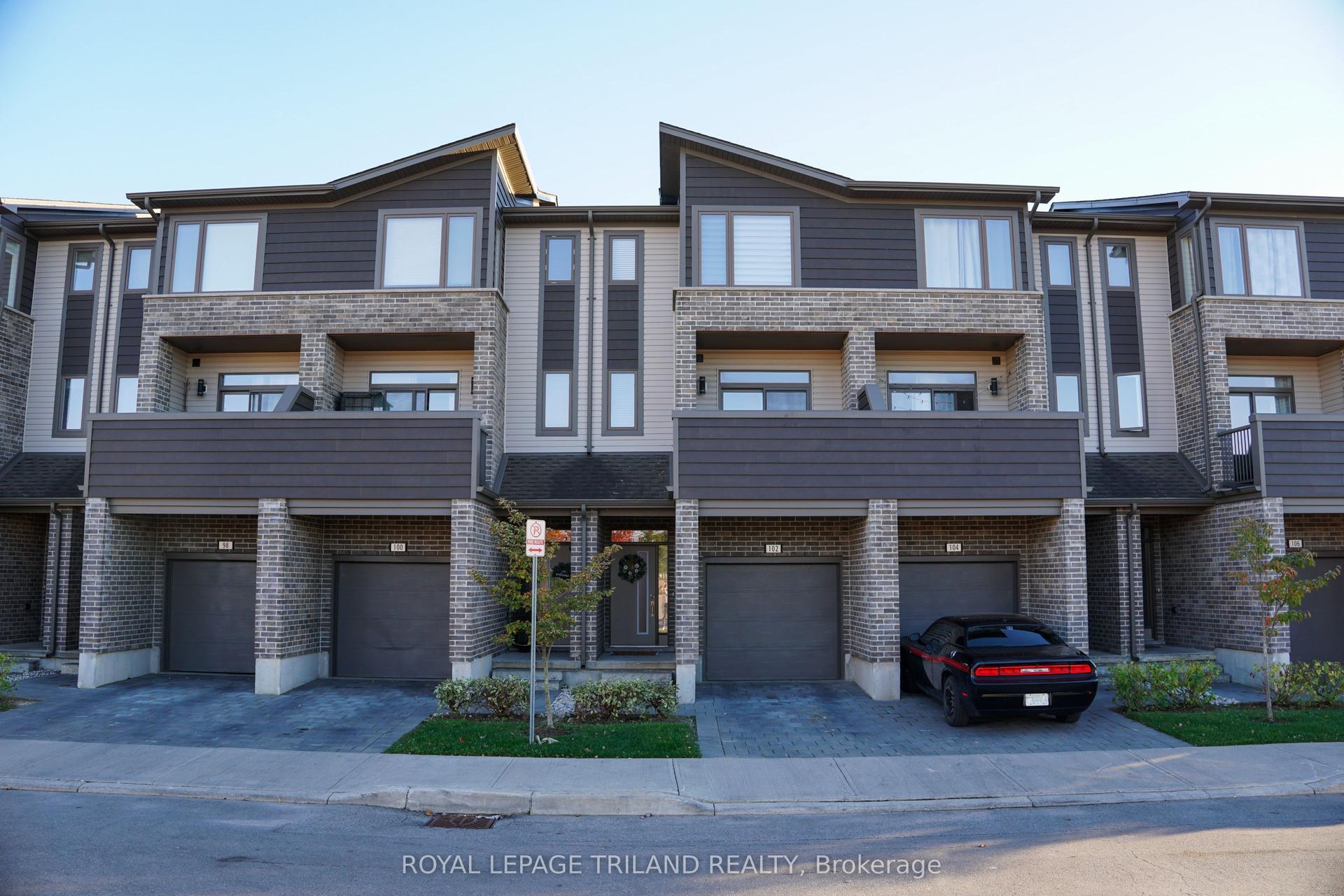 2070 Meadowgate Boulevard 102 #102, London South — Condo Town for lease, photo 1