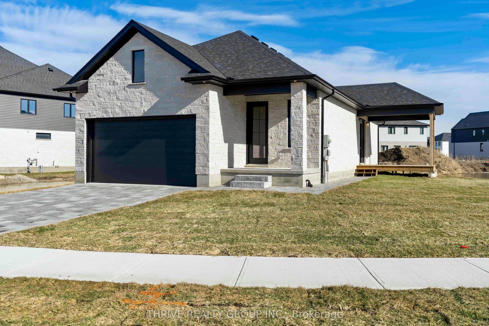3897 Big Leaf Trail, London South — Detached for sale, photo 1