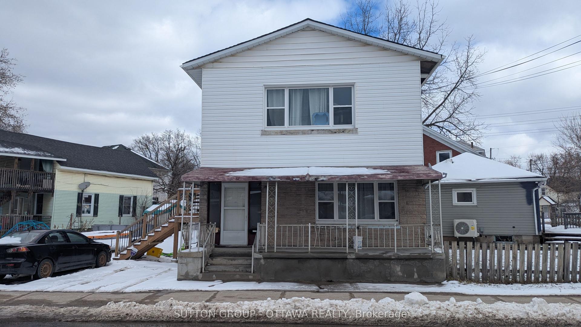 137 Beckwith Street N — photo 1