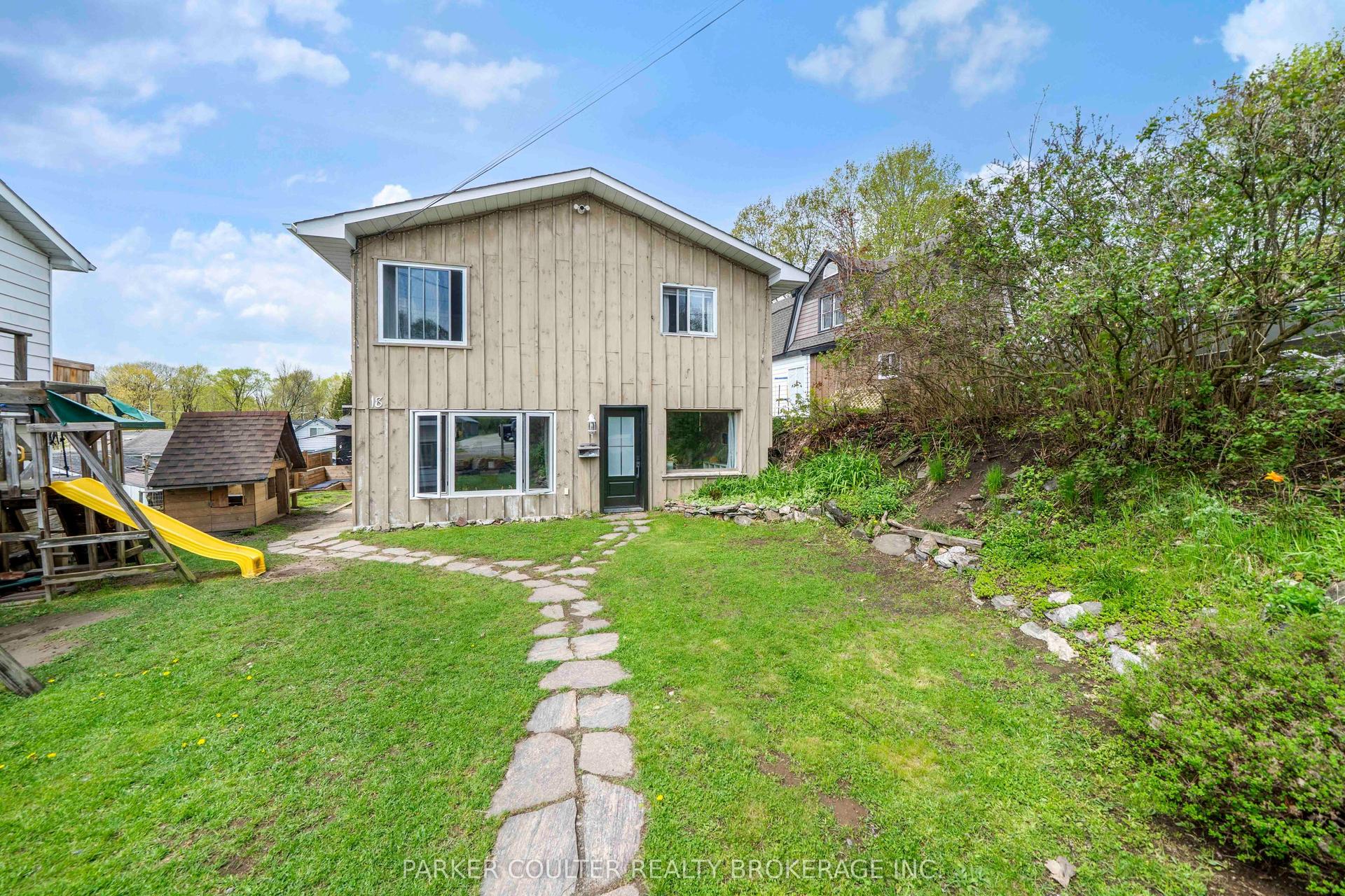 18 Winnifred Avenue — photo 1
