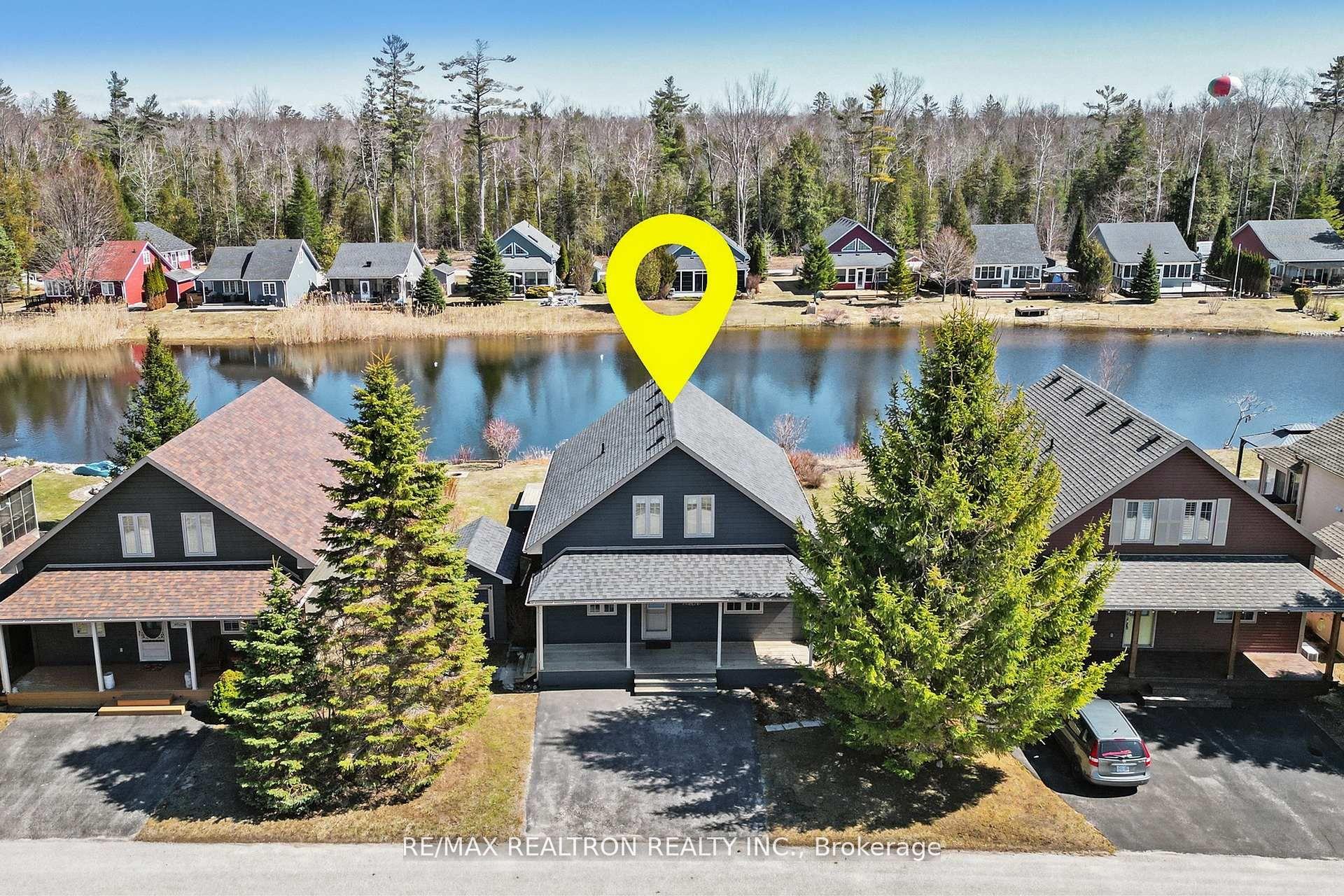 43 Madawaska Trail — photo 1