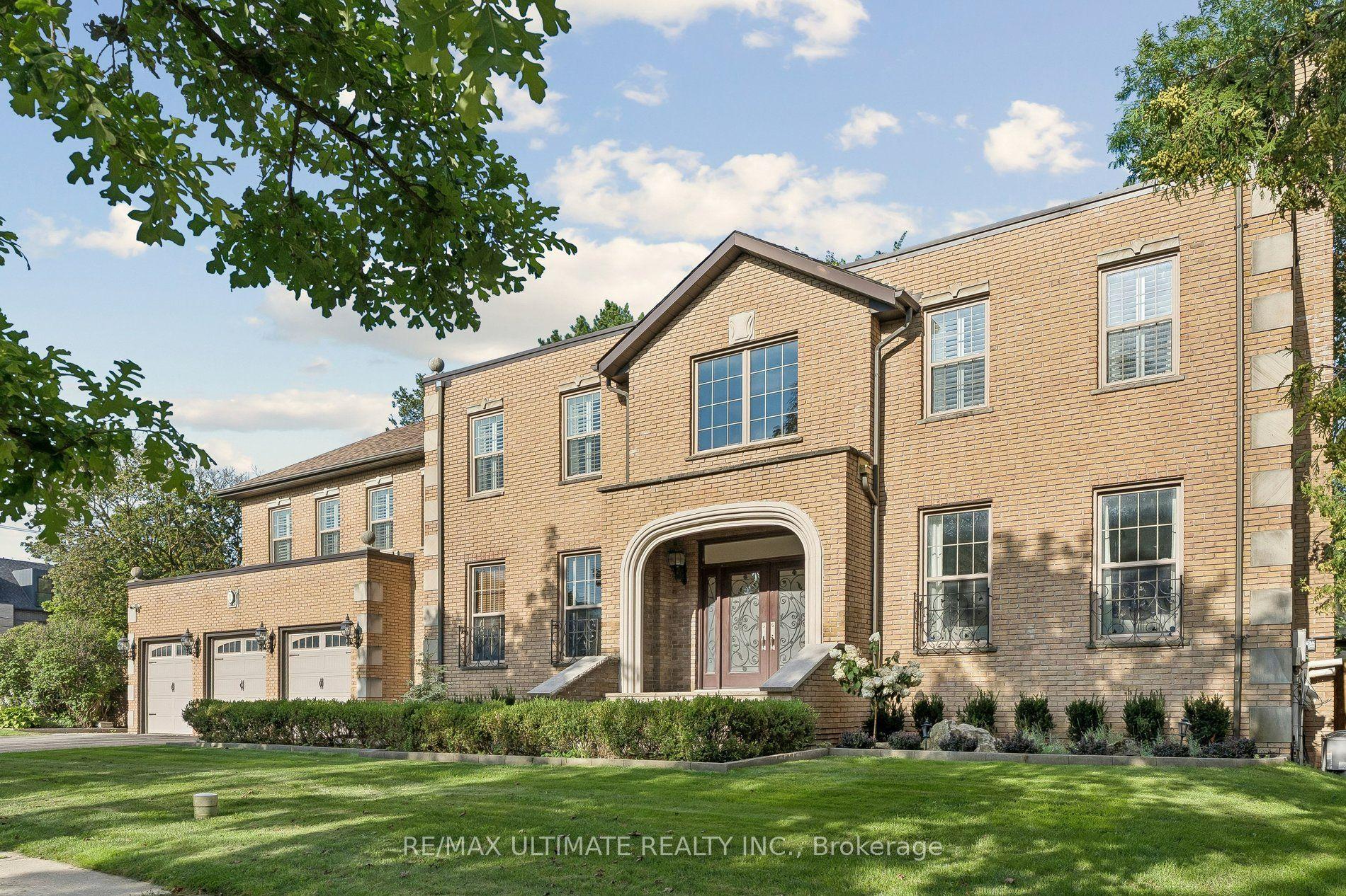 1 Versailles Court, Toronto — Detached for sale, photo 1