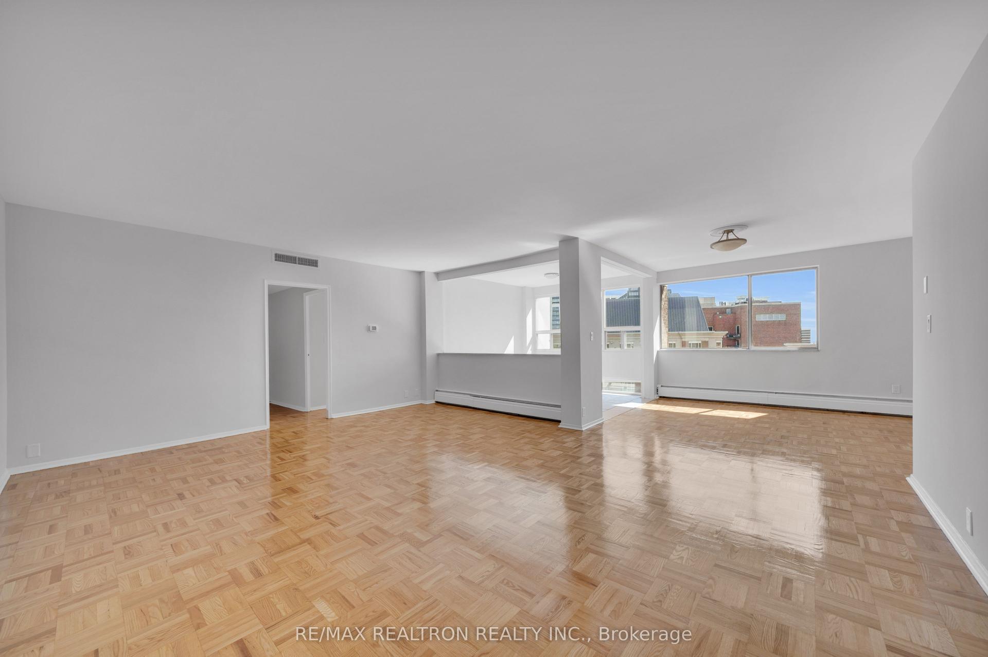 9 Deer Park Crescent 1501 #1501, Toronto — Condo for lease, photo 1