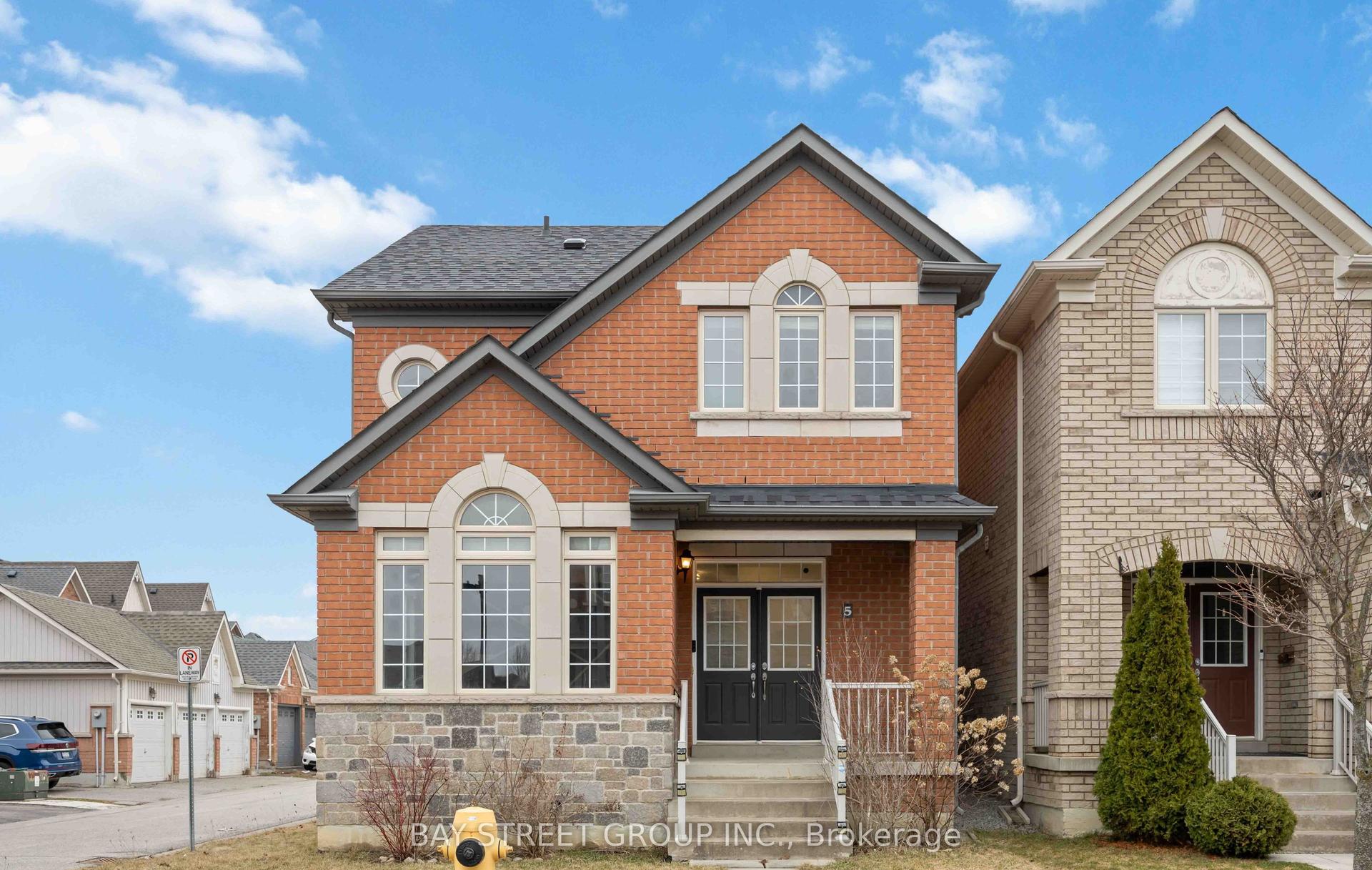 5 Tottenham Court, Markham — Detached for sale, photo 1