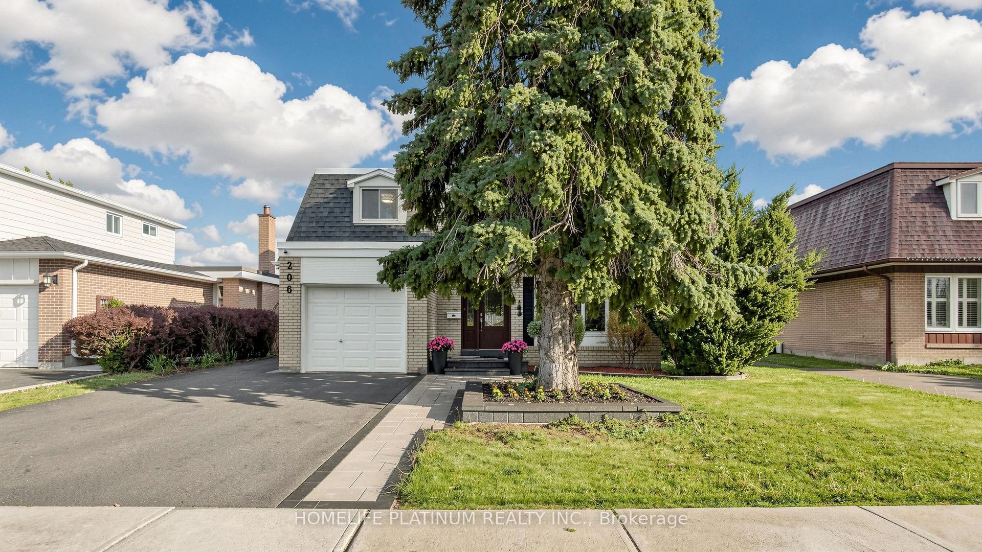206 Mcmurchy Avenue S, Brampton — Detached for sale, photo 1