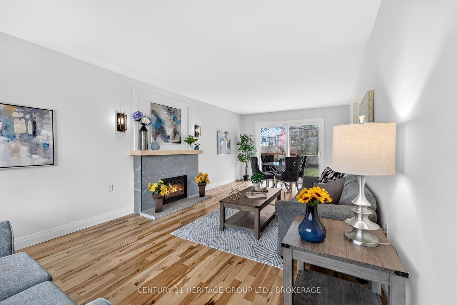 439 College Street — photo 1