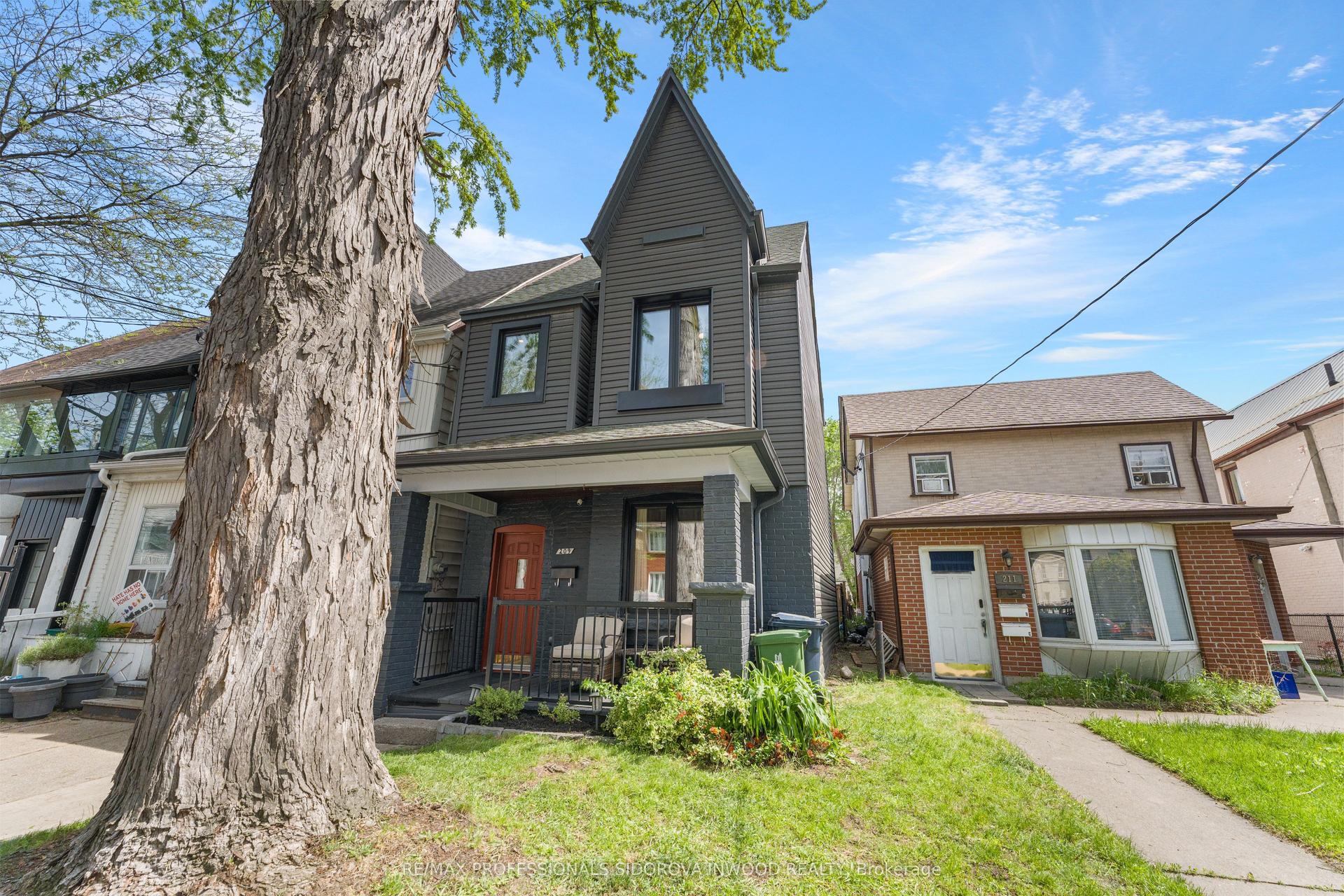 209 Maria Street — photo 1
