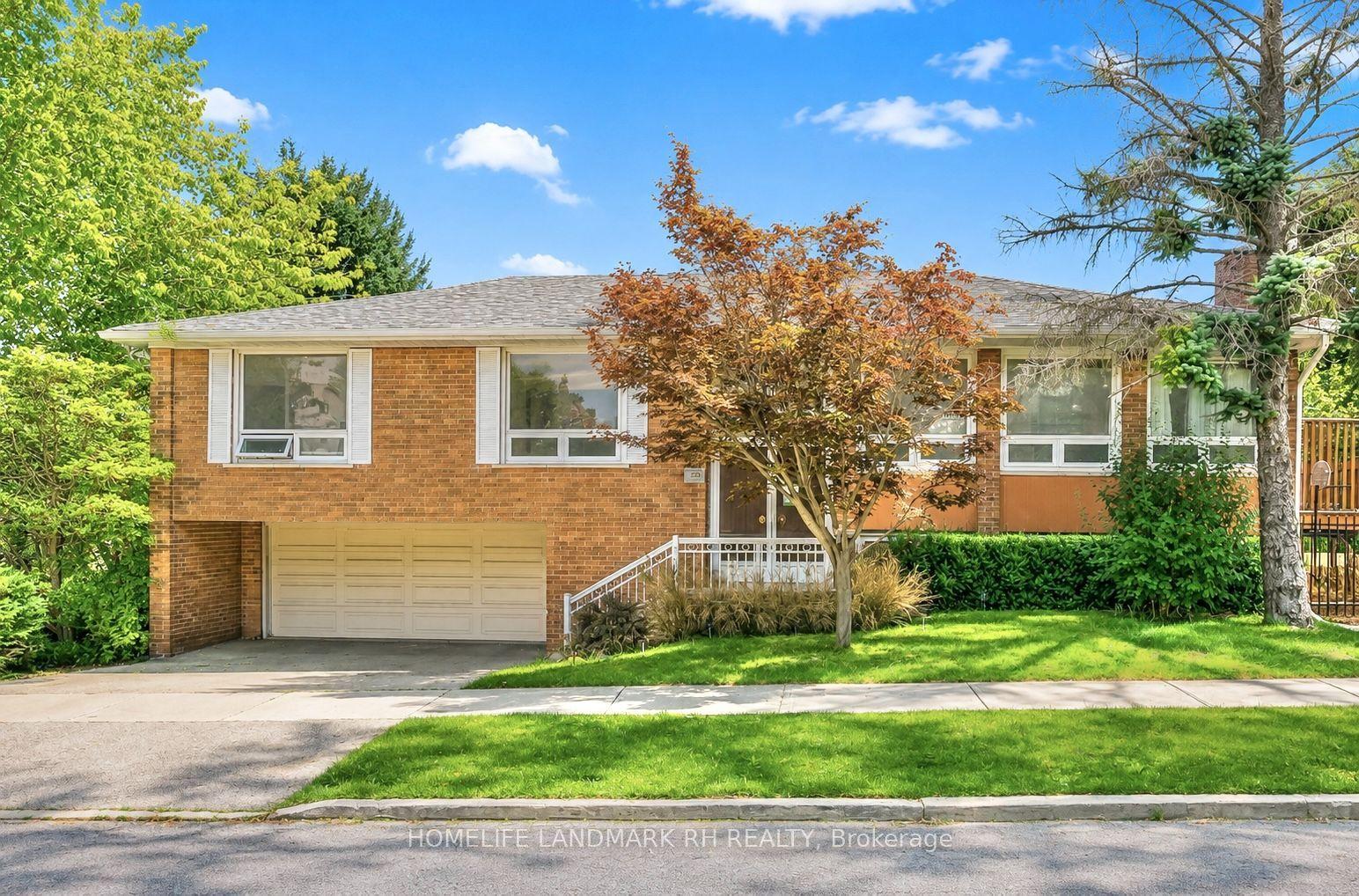 225 Maxome Avenue, Toronto — Detached for sale, photo 1