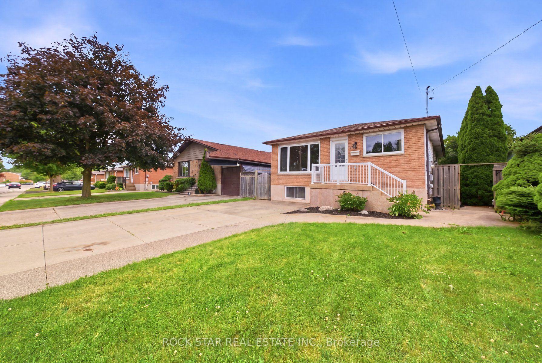 59 Aterno Drive Main #Main, Hamilton — Detached for lease, photo 1