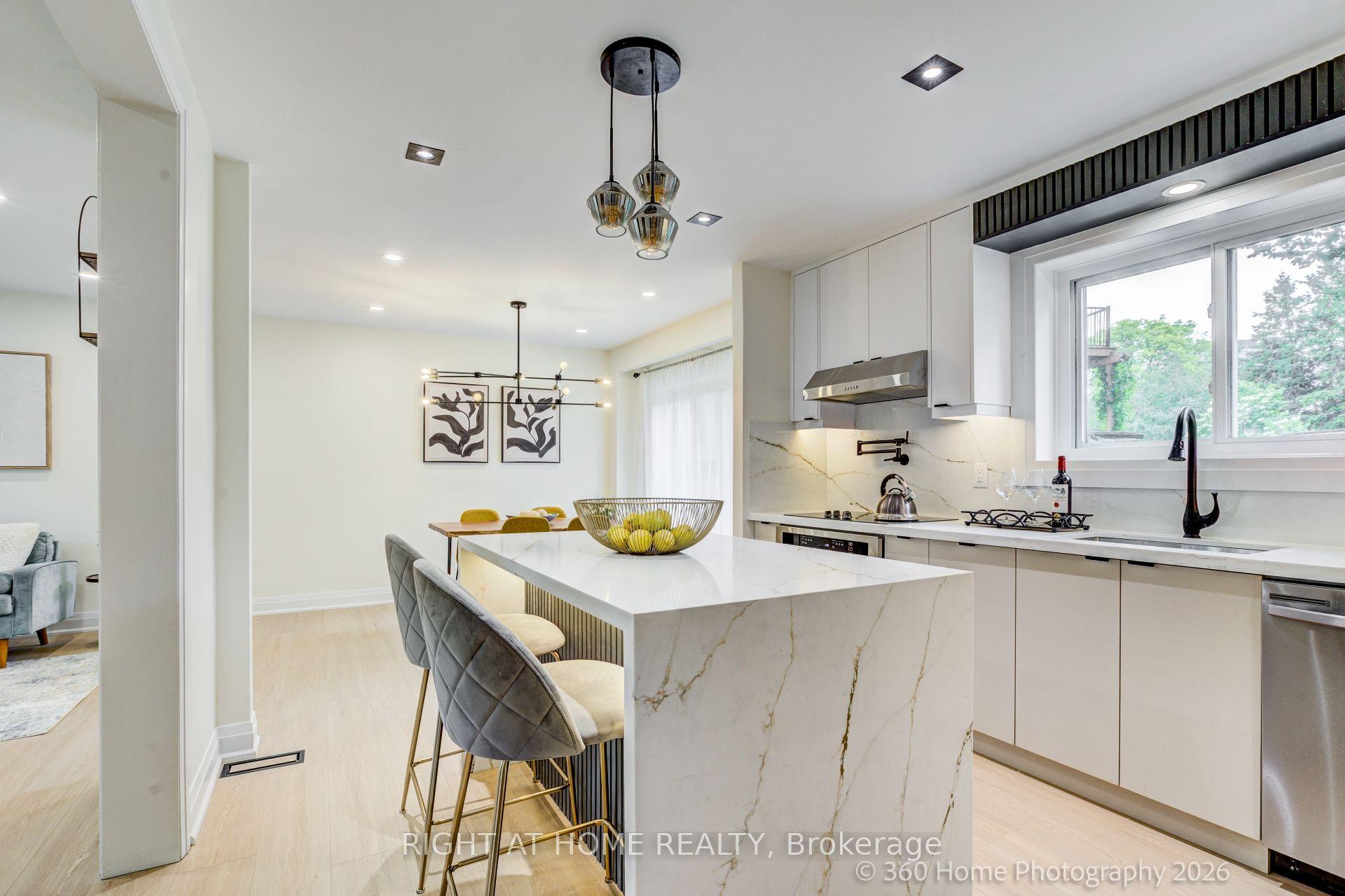 22 Gleneagle Crescent — photo 1