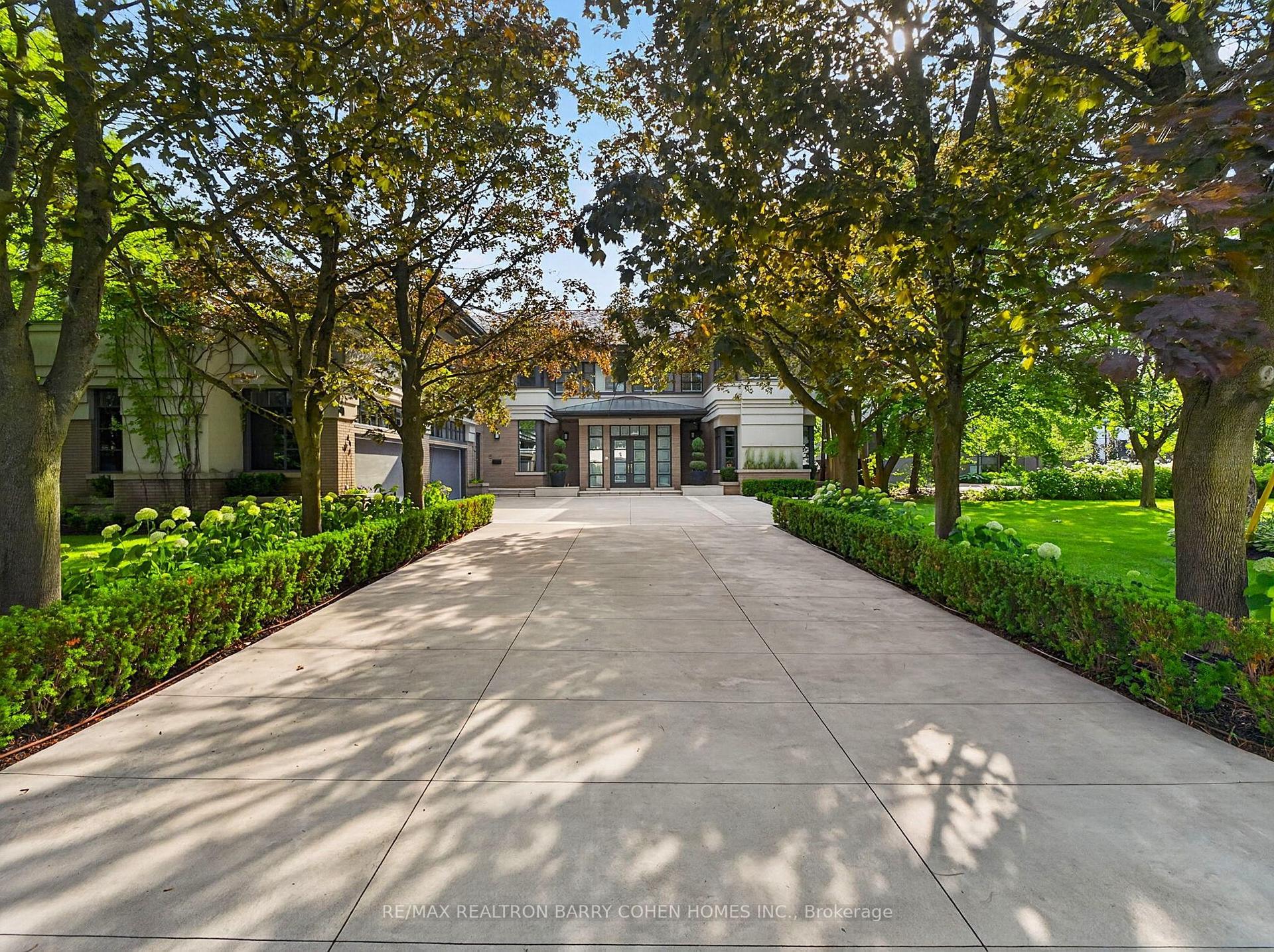 17 Alderbrook Drive, Toronto — Detached for sale, photo 1