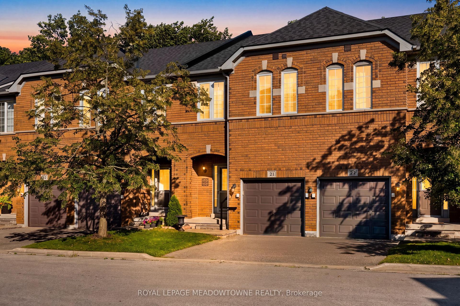 5530 Glen Erin Drive 21 #21, Mississauga — Condo Town for sale, photo 1