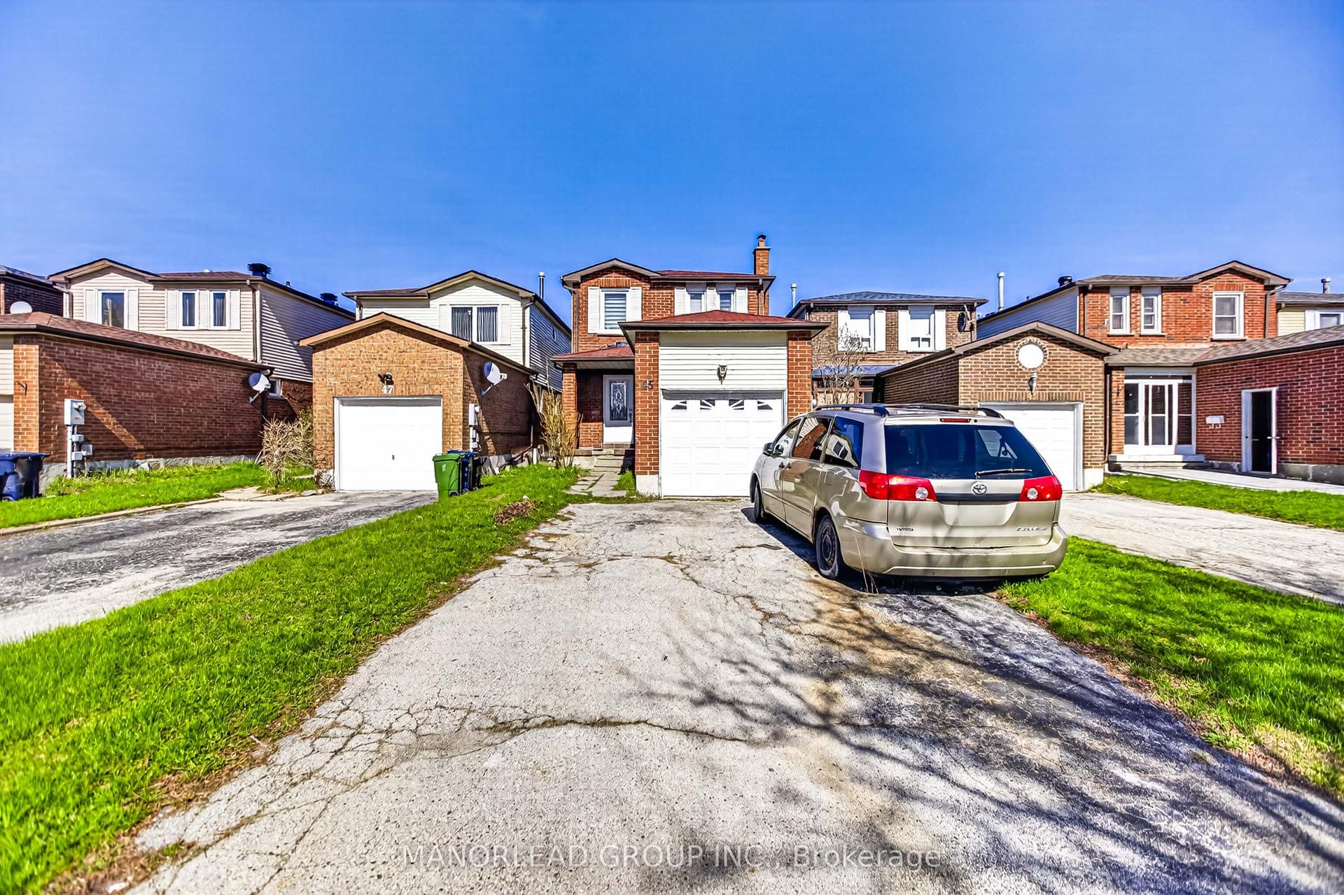 45 Brimstone Crescent — photo 1
