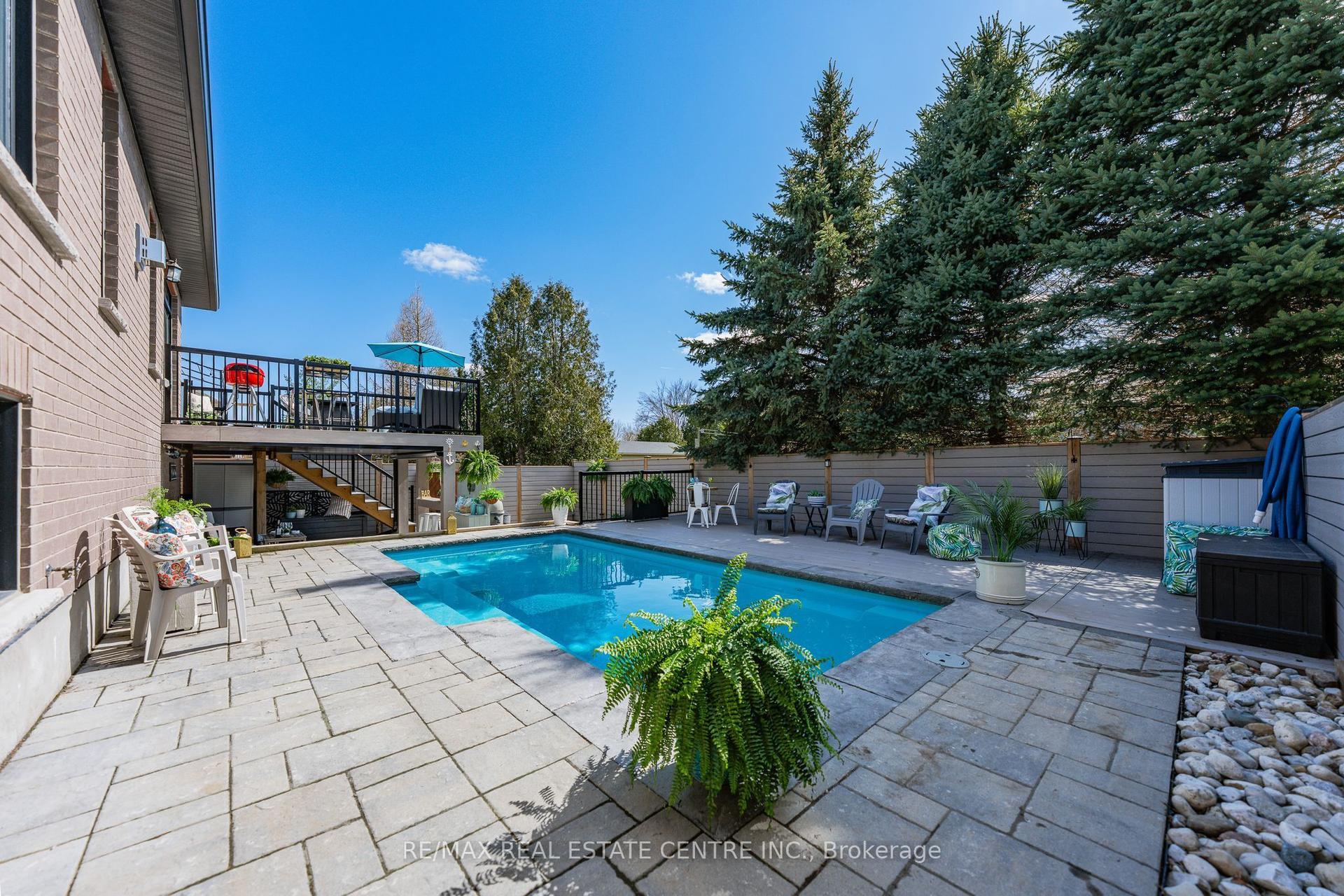 57 Cutting Drive, Centre Wellington — Detached for sale, photo 1