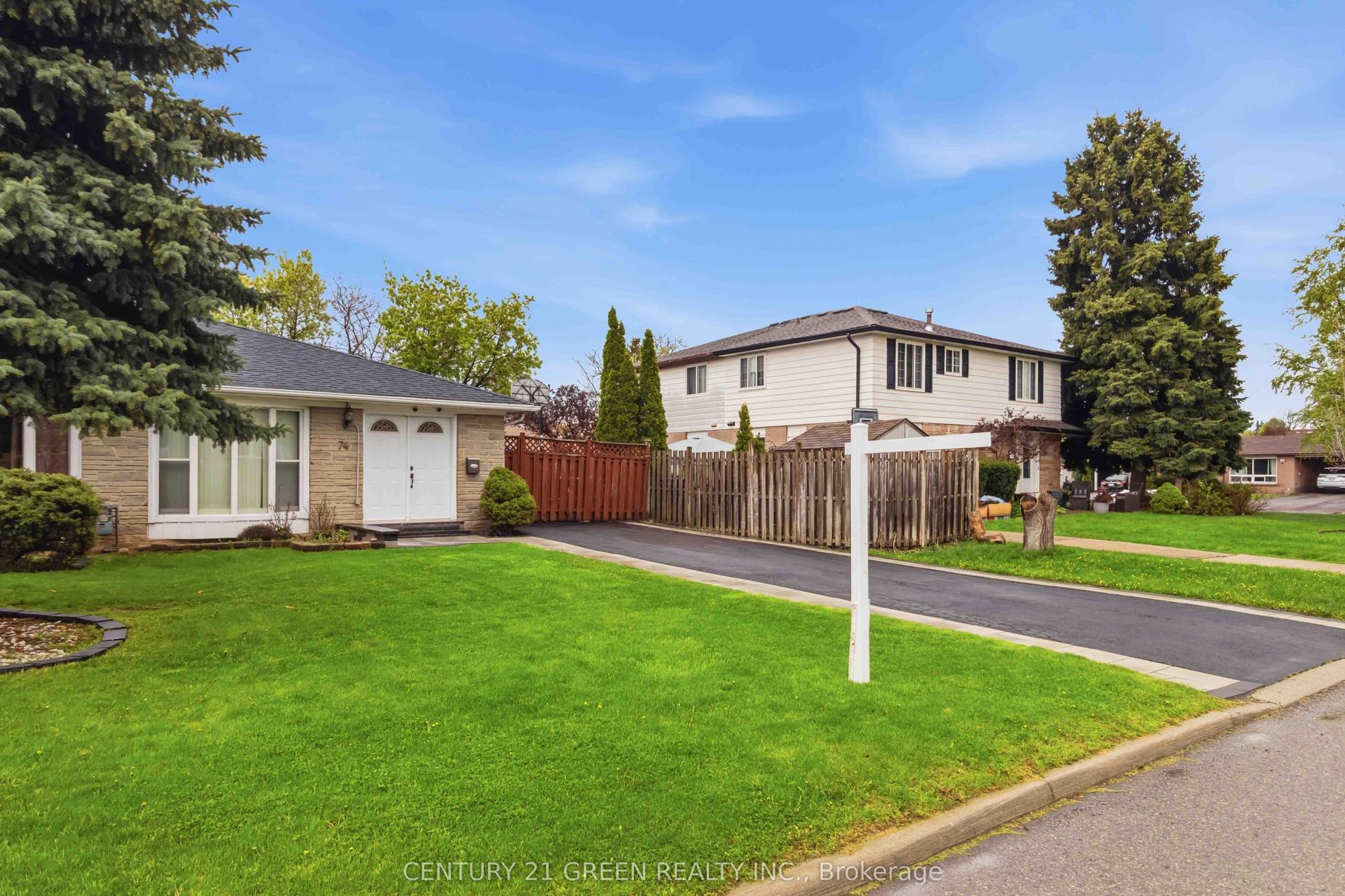 74 Davenport Crescent — photo 1