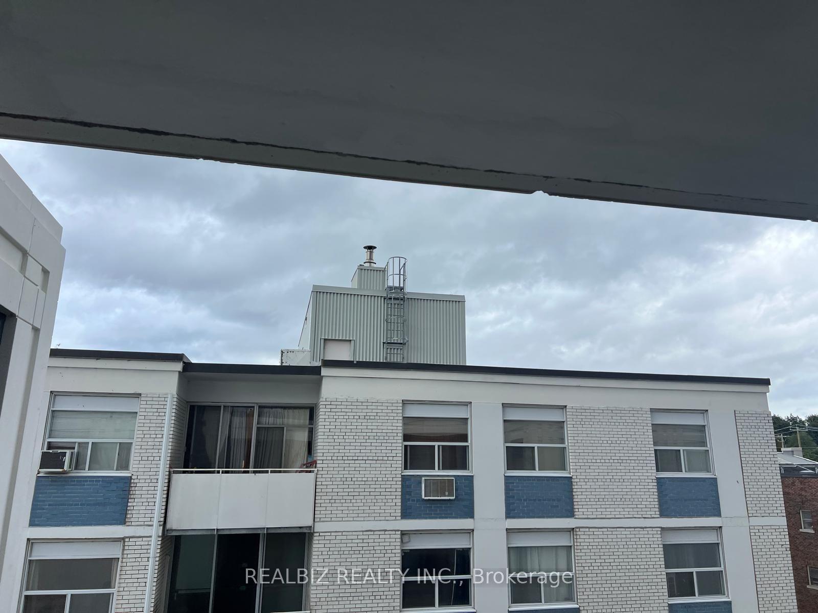 91 Montclair Avenue 823 #823, Toronto — Condo for lease, photo 1