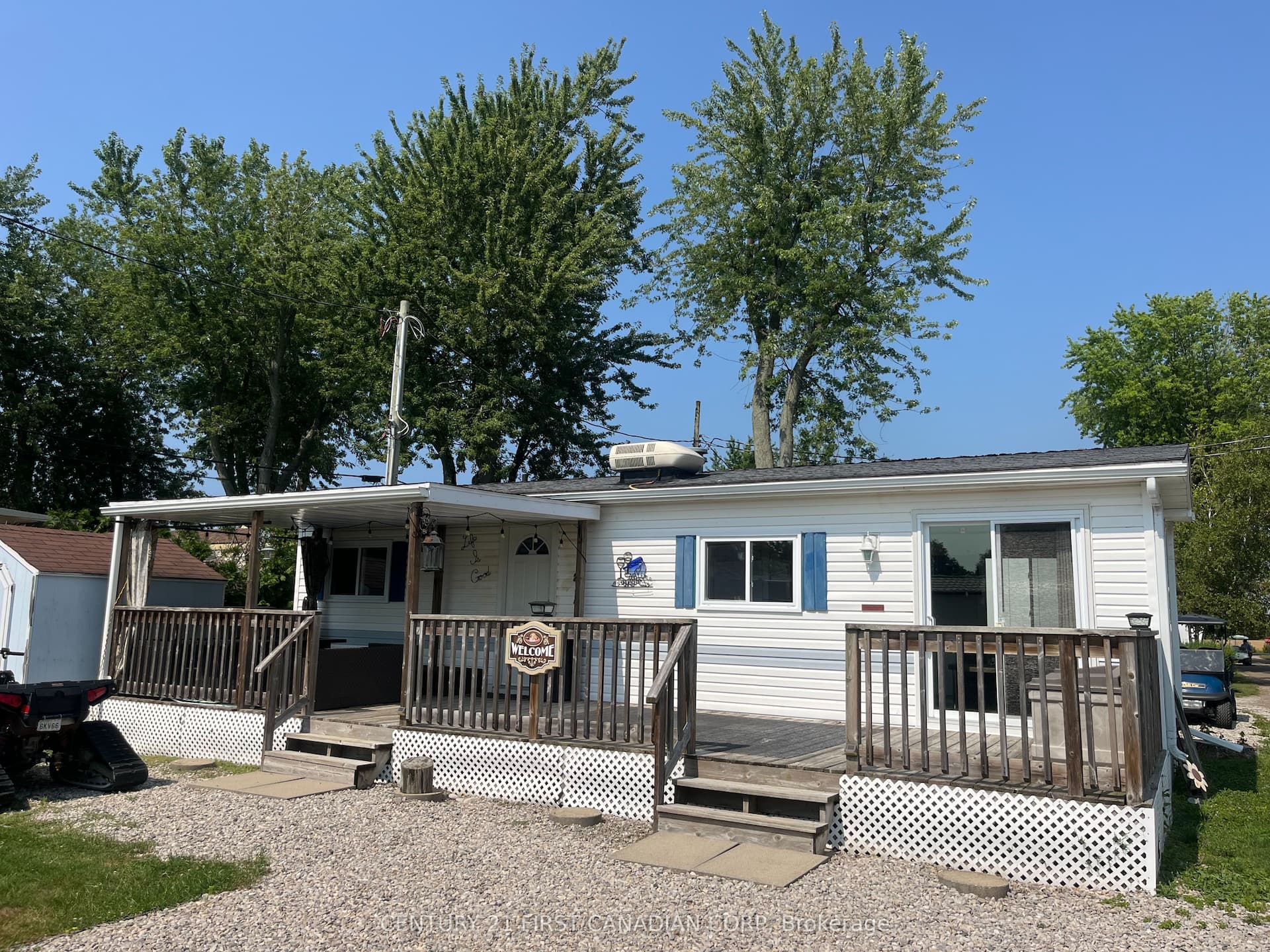 13 St. Lucia Lane — photo 1