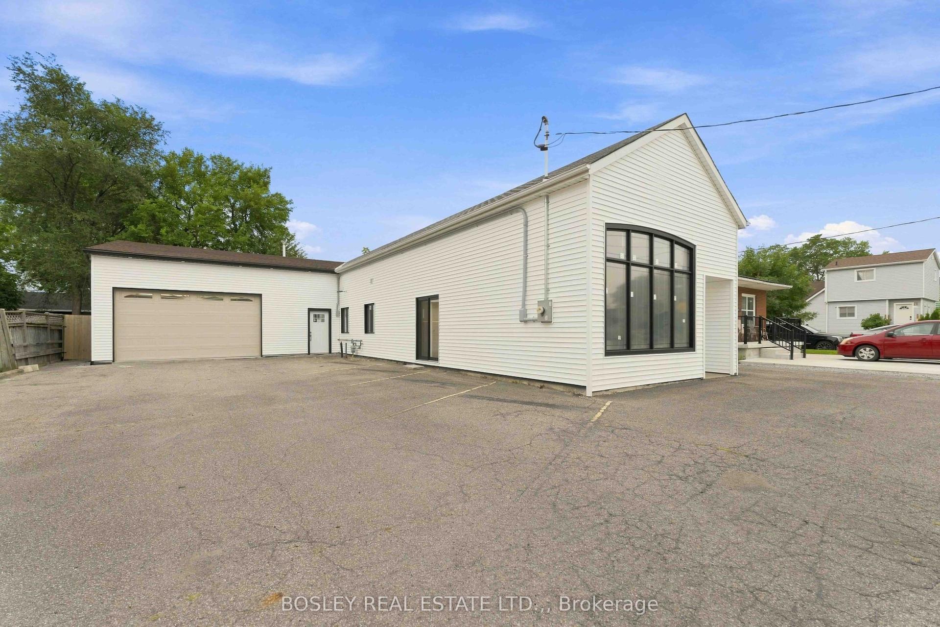 114 Chetwood Street, St. Catharines — Detached for sale, photo 1
