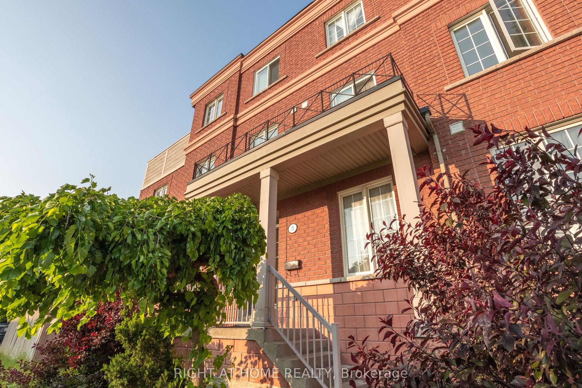 3 Herzberg Gardens, Toronto — Semi-Detached for sale, photo 1