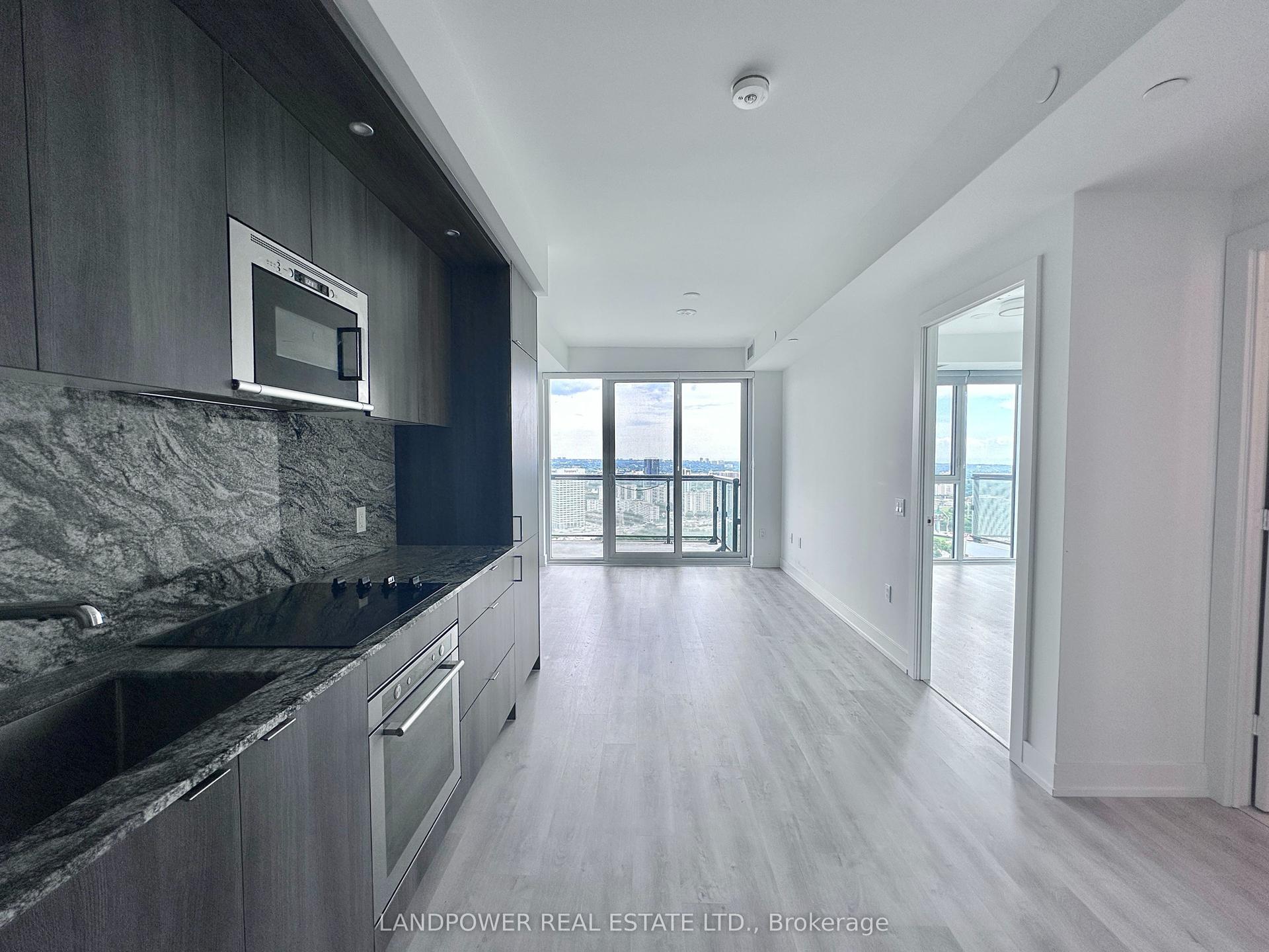 30 Inn On The Park Drive 3908 #3908 — photo 1