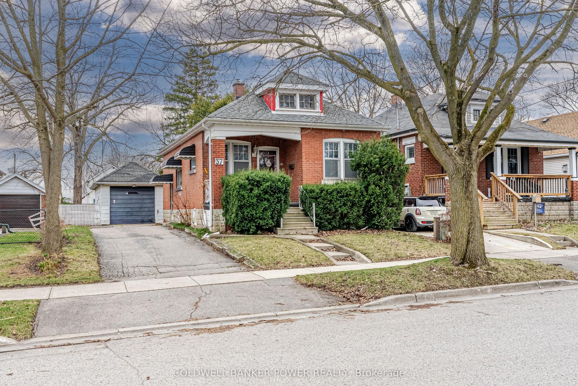 37 Linwood Street, London East — Detached for sale, photo 1