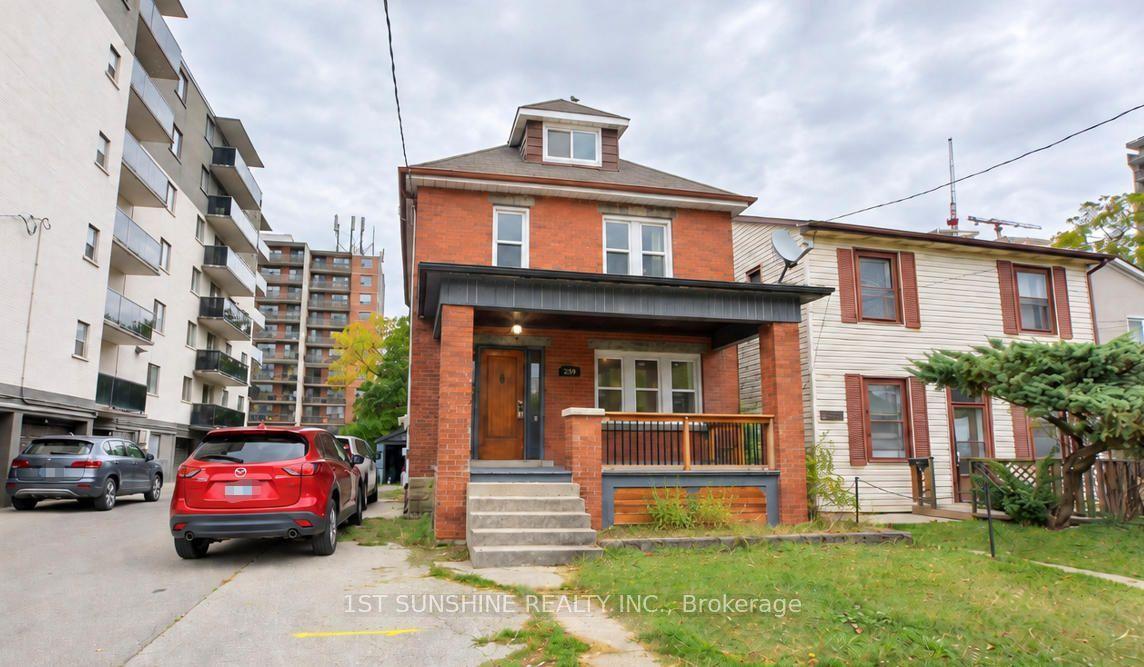230 Duke Street, Hamilton — Detached for sale, photo 1